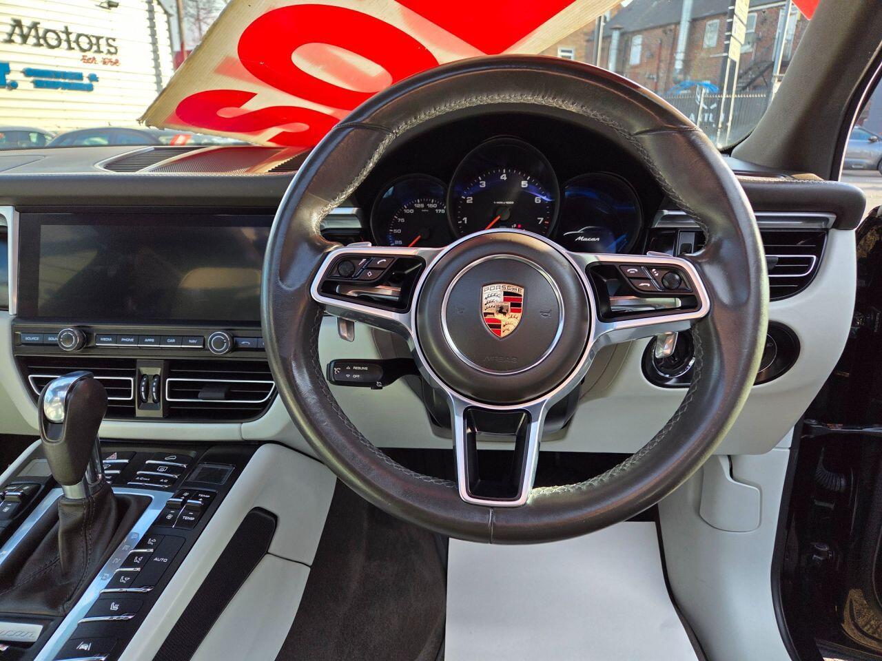 Porsche Macan - Image 32