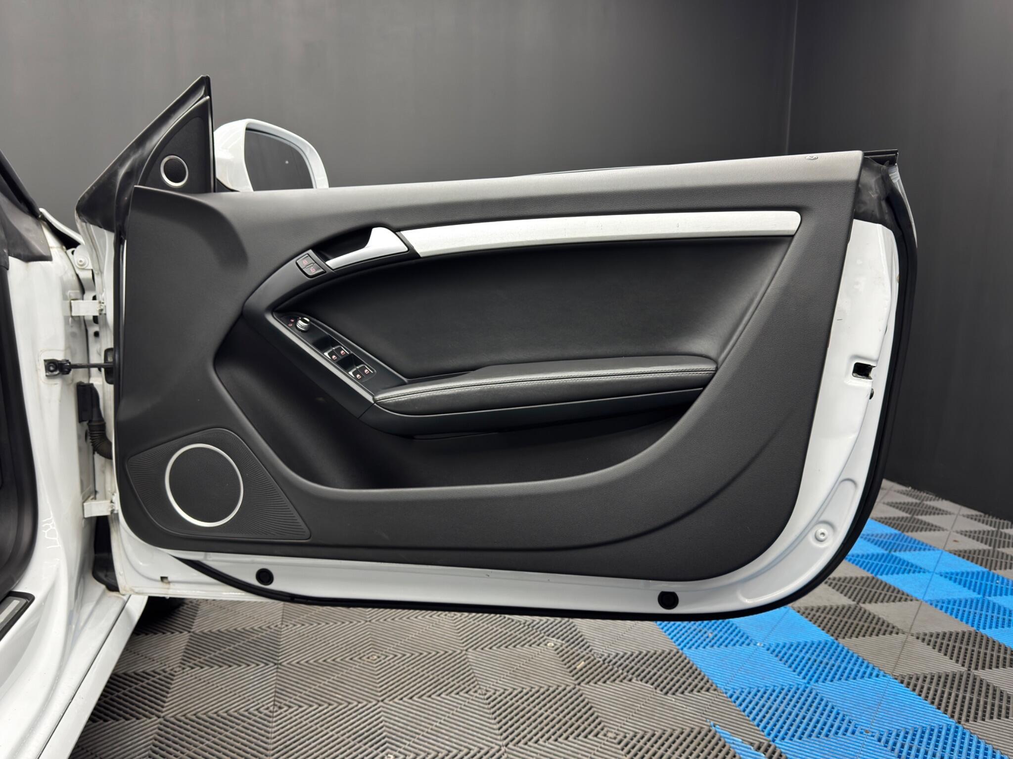 Audi A5 CABRIOLET - Image 33