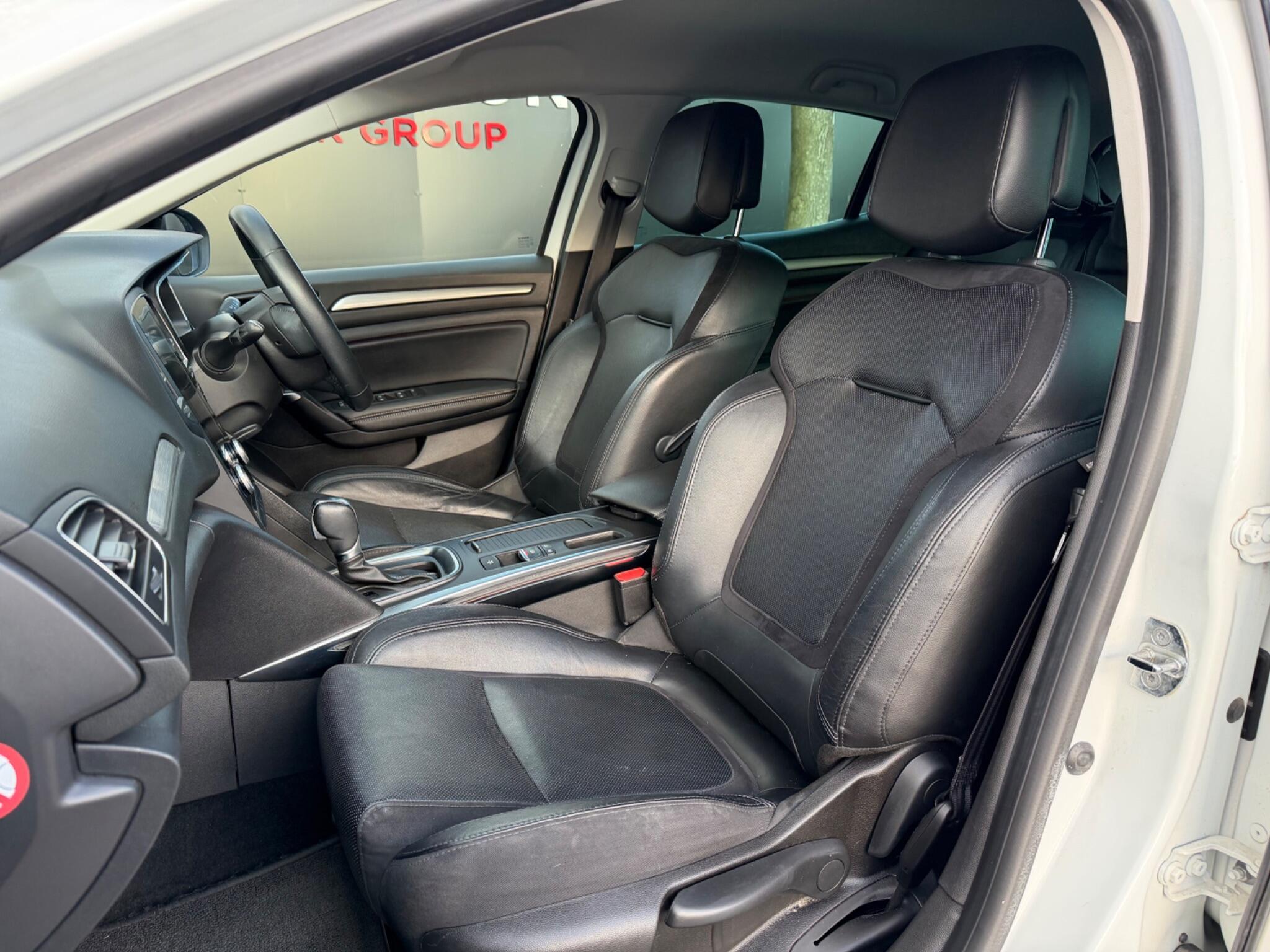 Renault Megane - Image 47