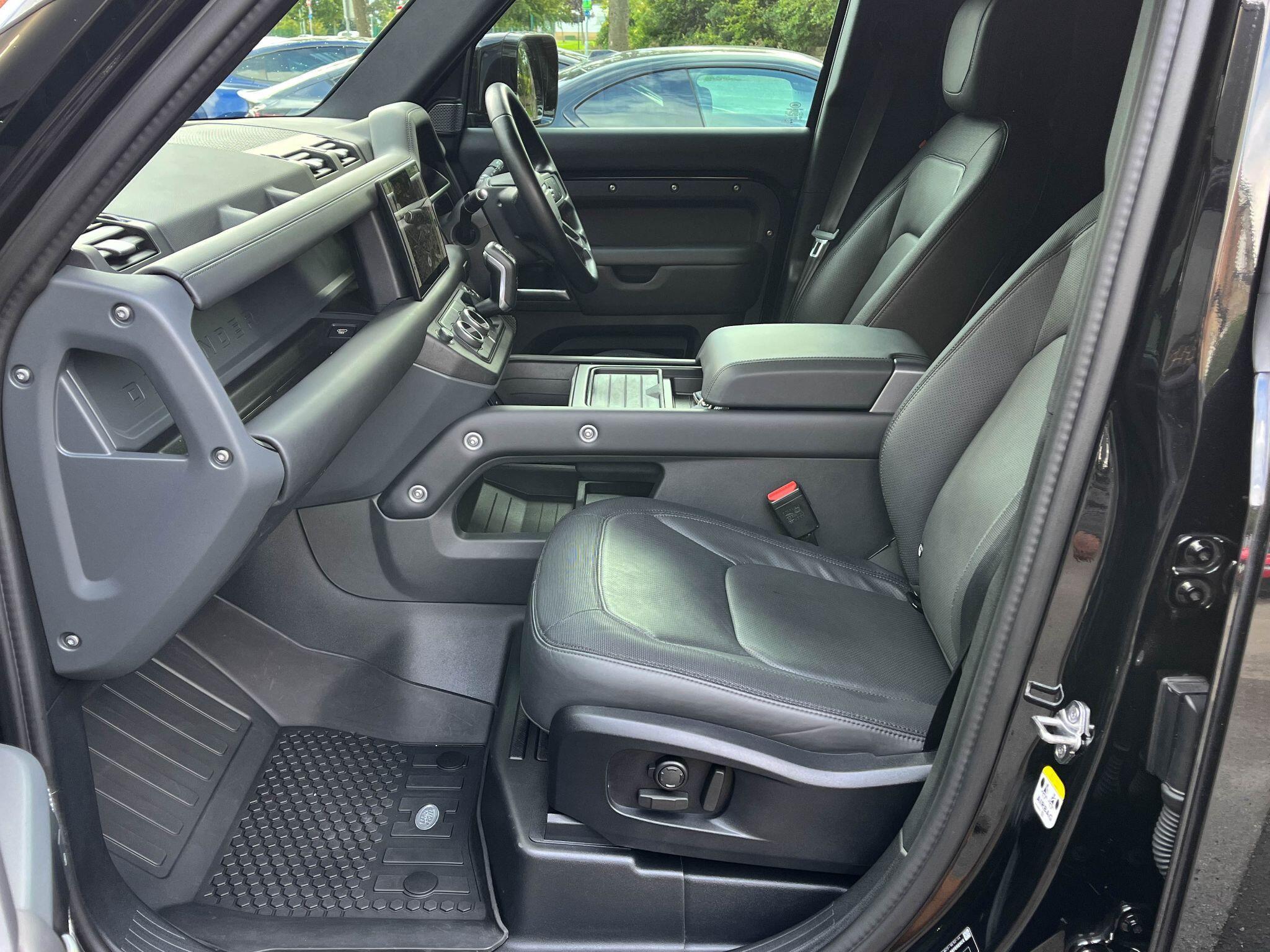Land Rover Defender 110 - Image 7
