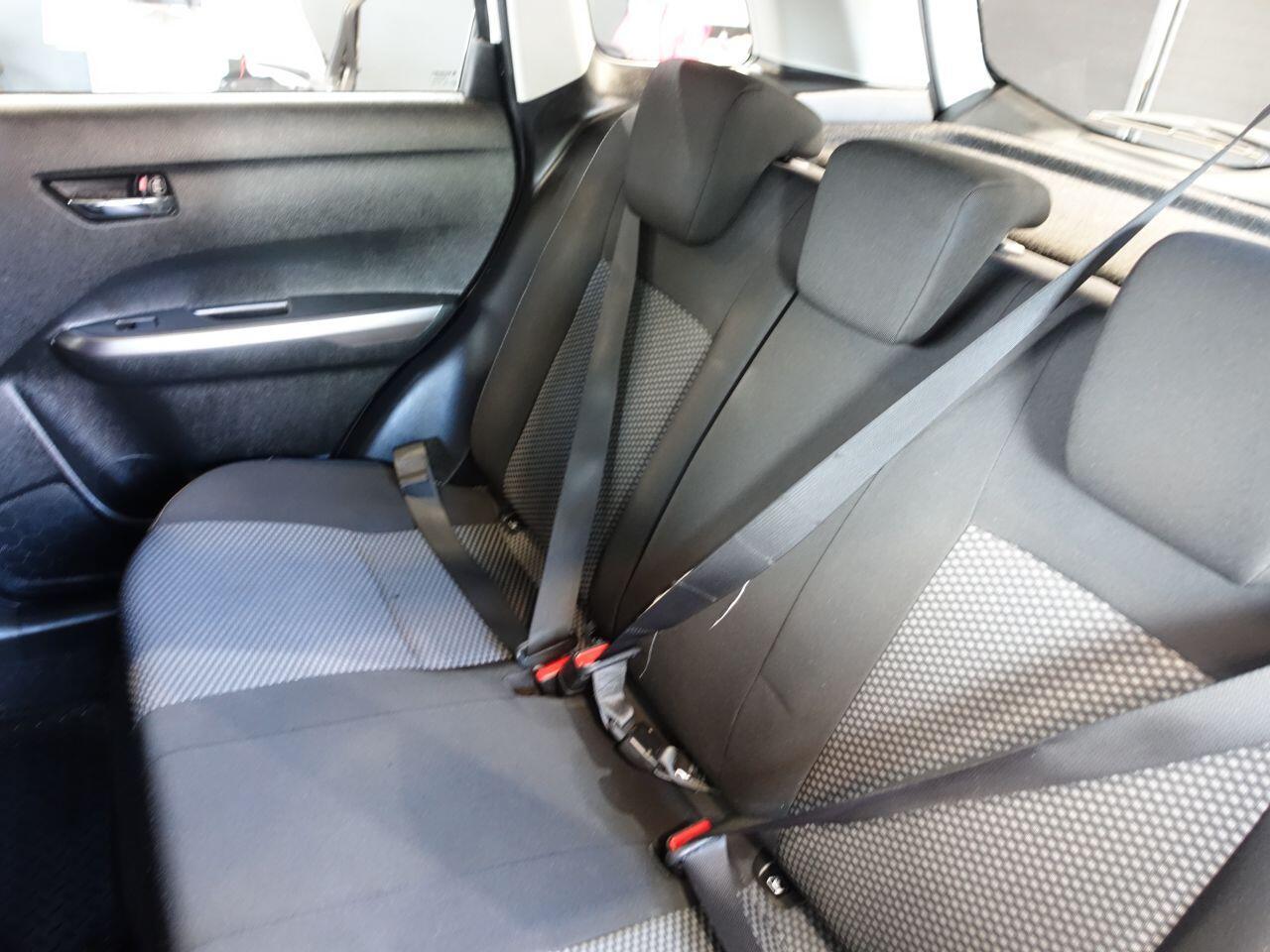Suzuki Vitara - Image 17