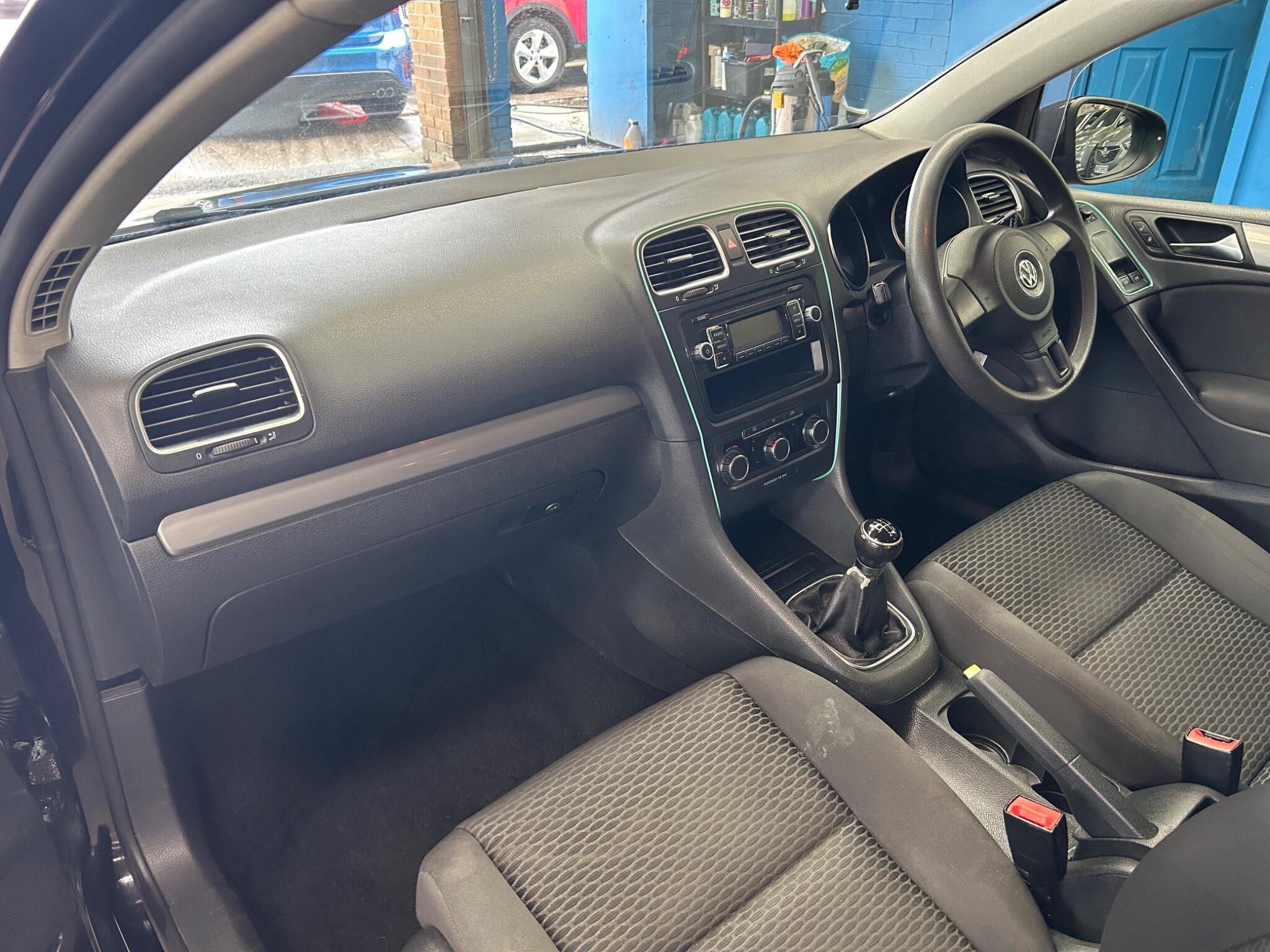 Volkswagen Golf - Image 12