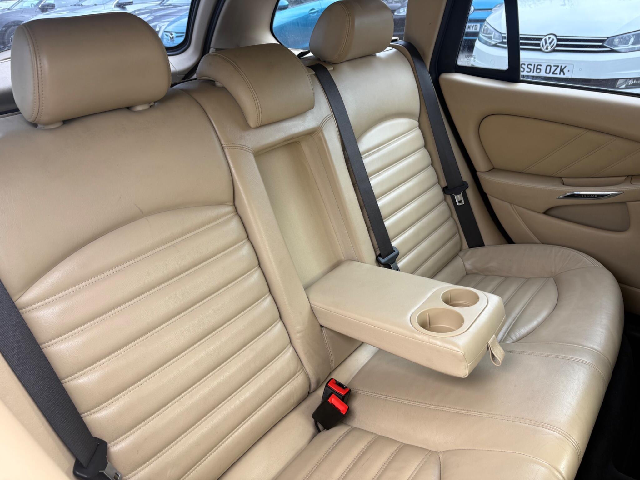 Jaguar X-TYPE - Image 25