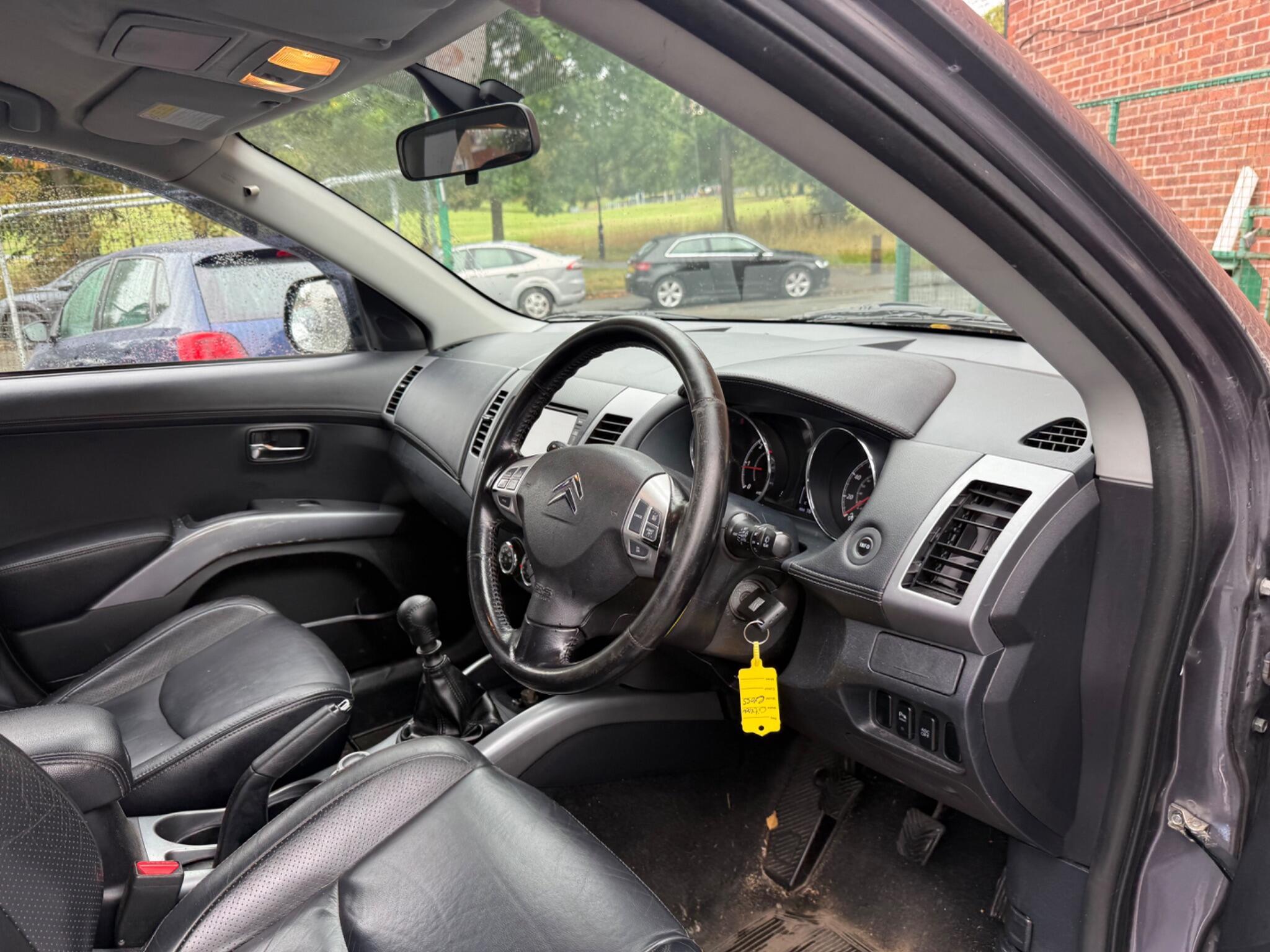 Citroen C-Crosser - Image 18