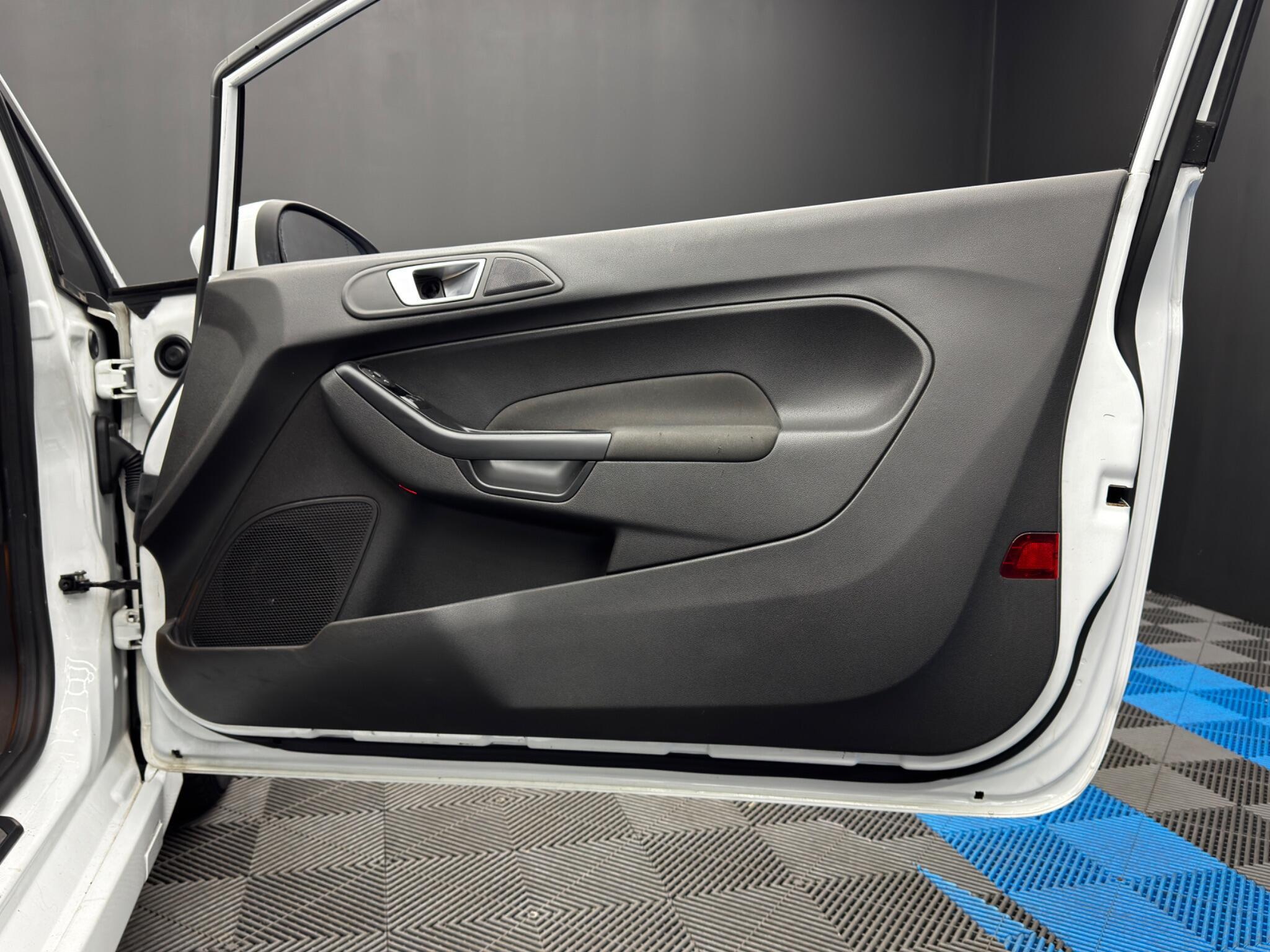 Ford Fiesta - Image 36