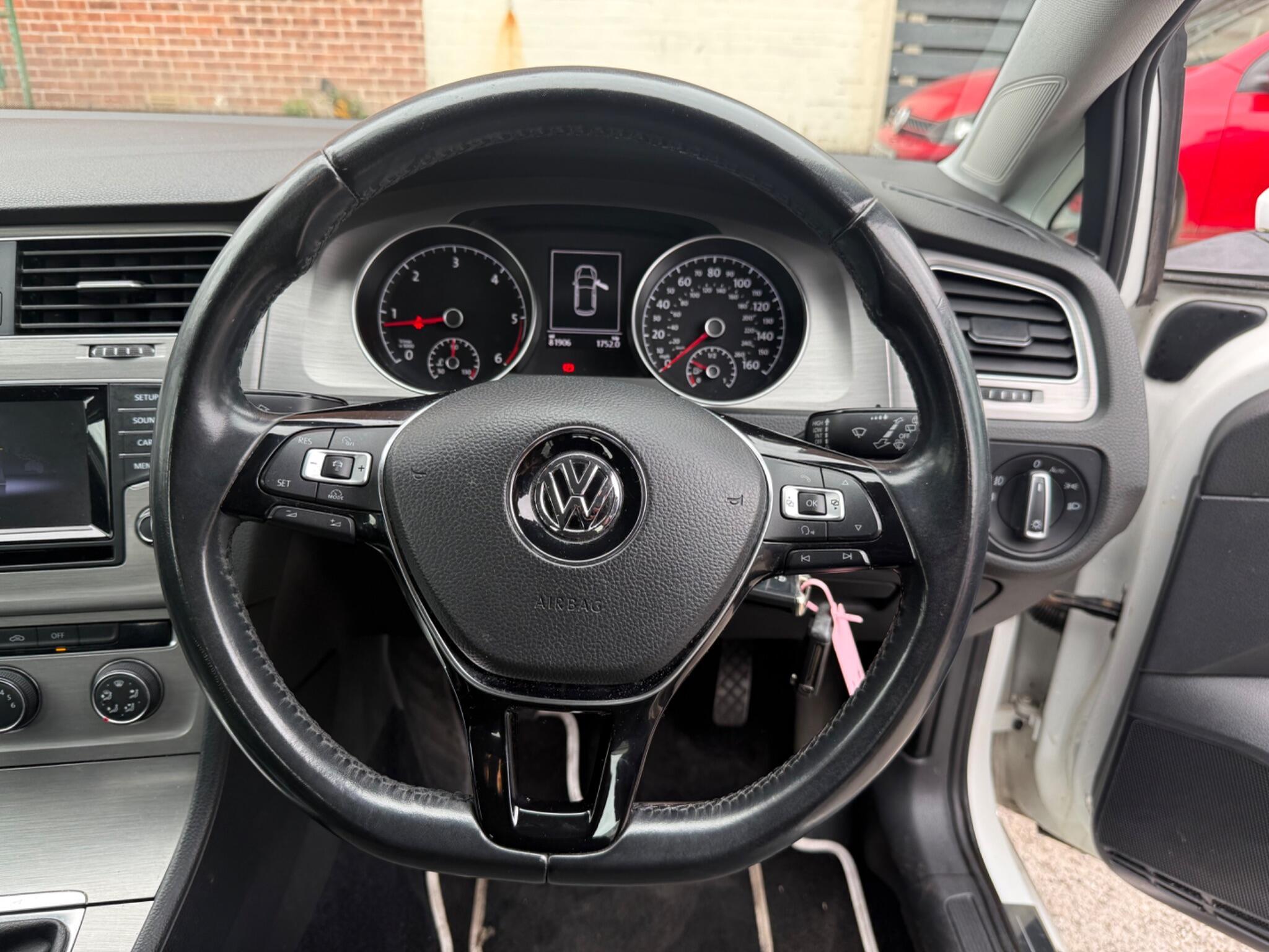 Volkswagen Golf - Image 17