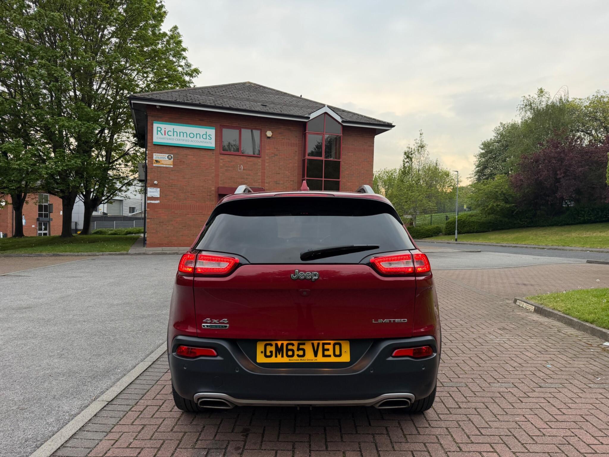Jeep Cherokee - Image 8