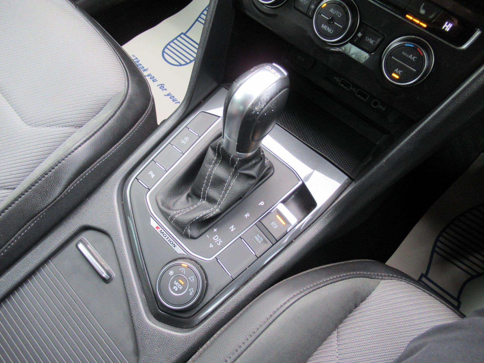 Volkswagen Tiguan - Image 37