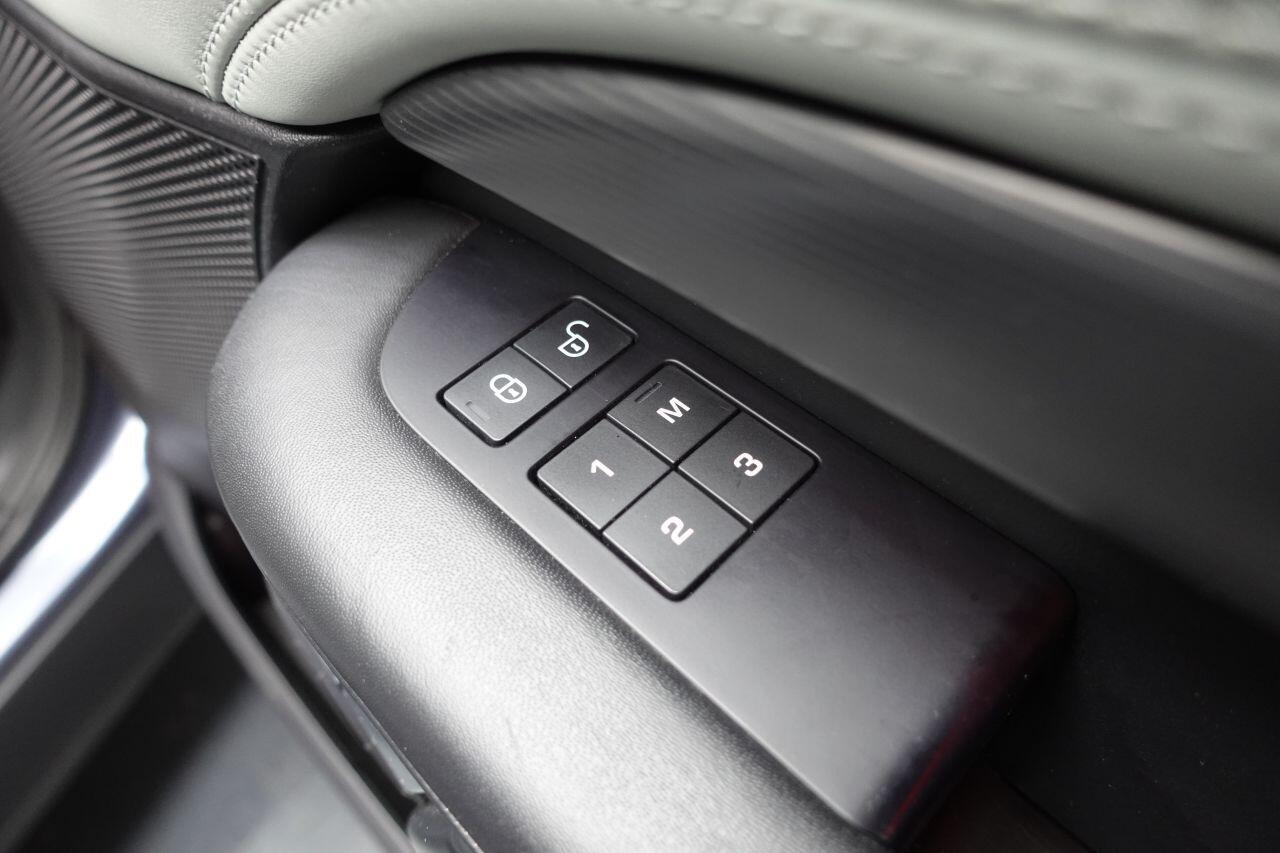 Land Rover Discovery - Image 18