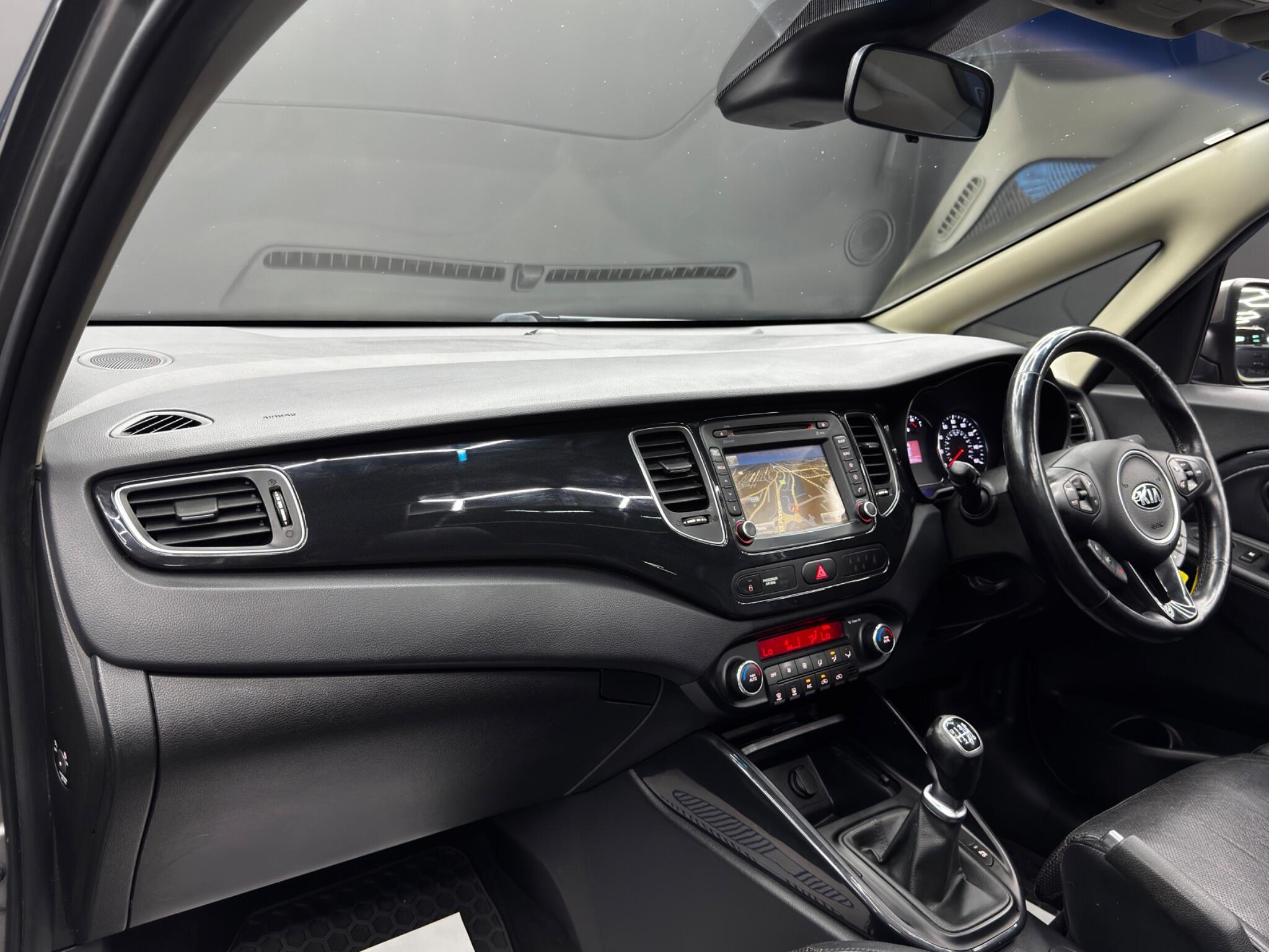 Kia Carens - Image 11