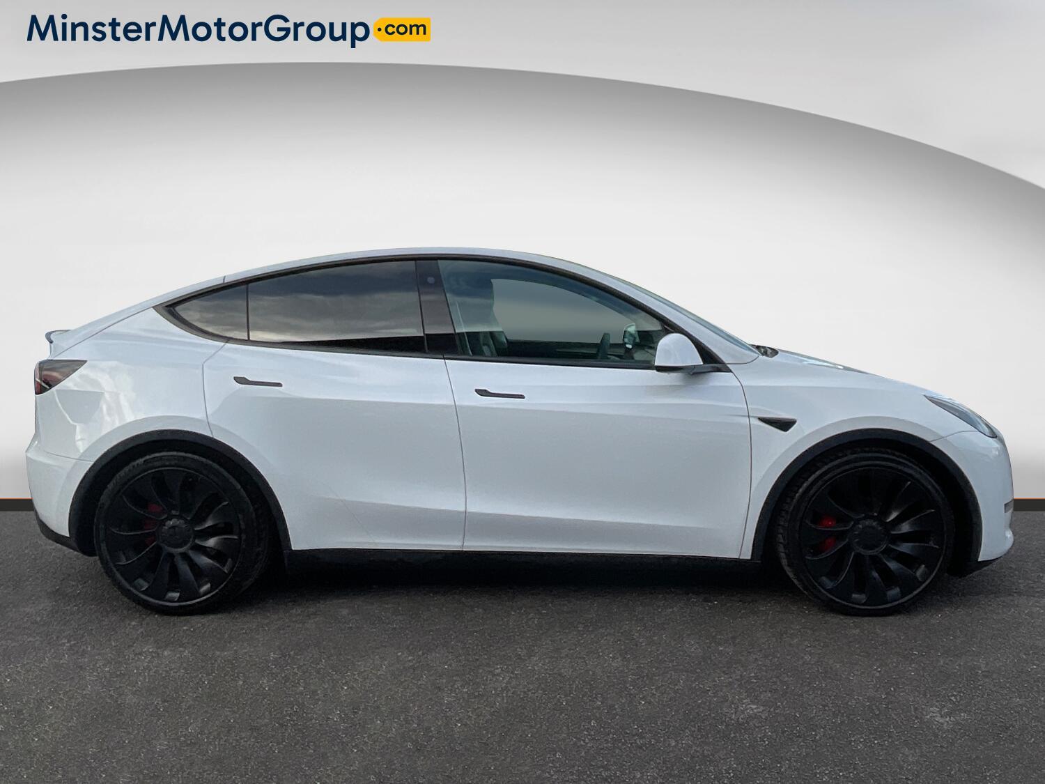 Tesla Model Y - Image 2