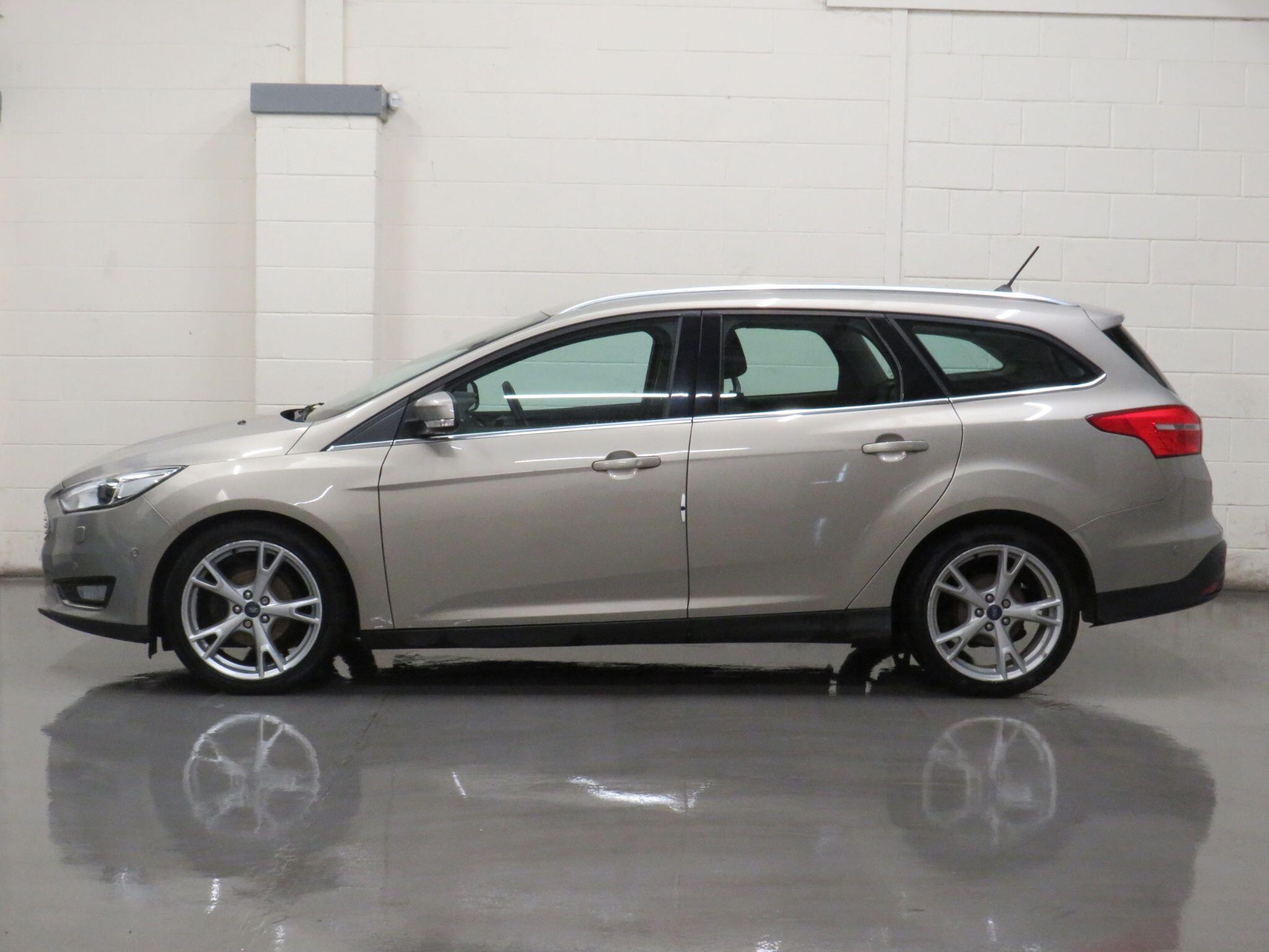 Ford Focus - Image 6