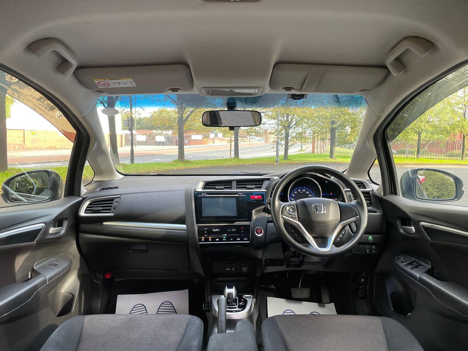 Honda FIT - Image 15