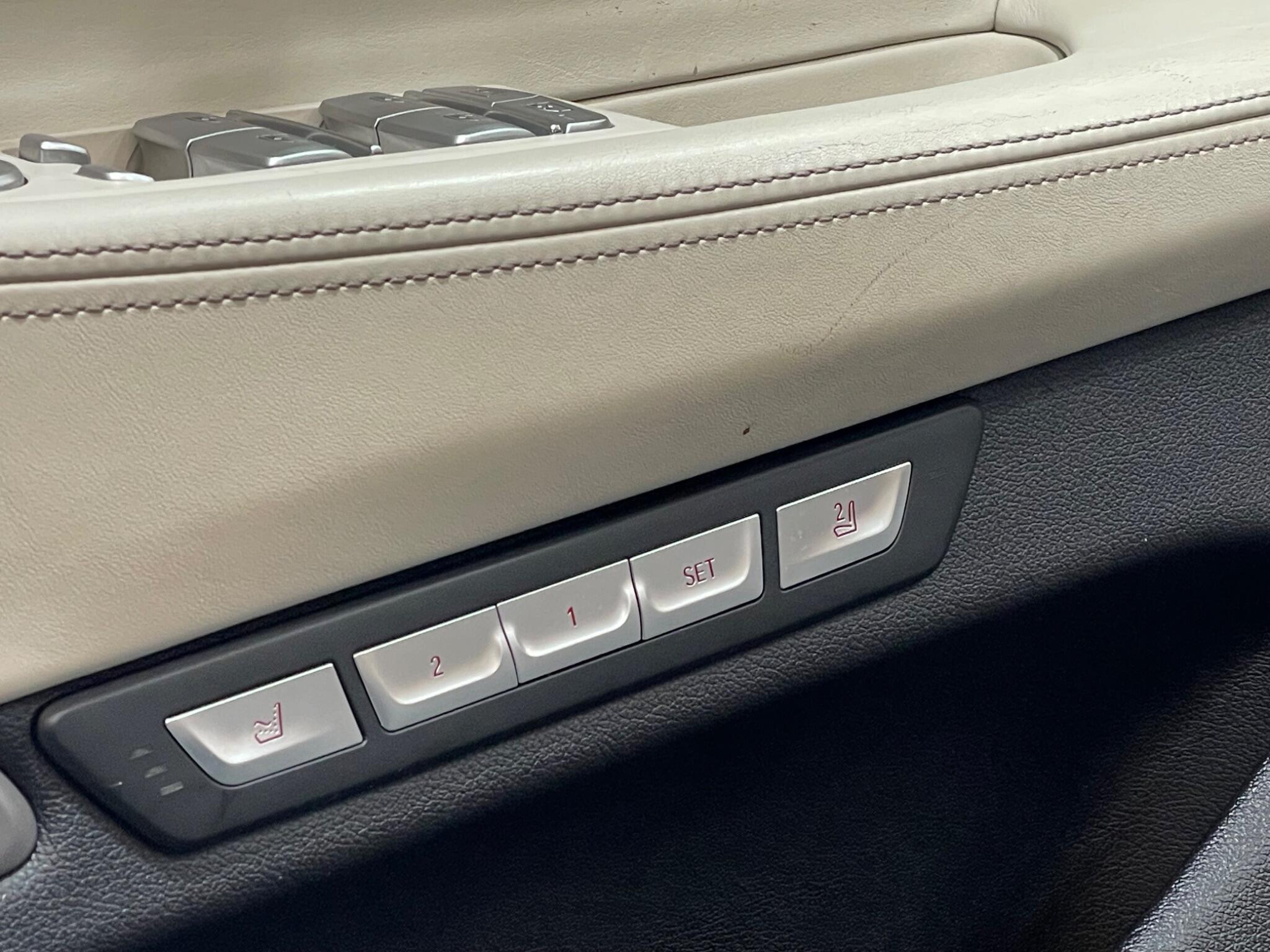 BMW 7 Series - Image 22