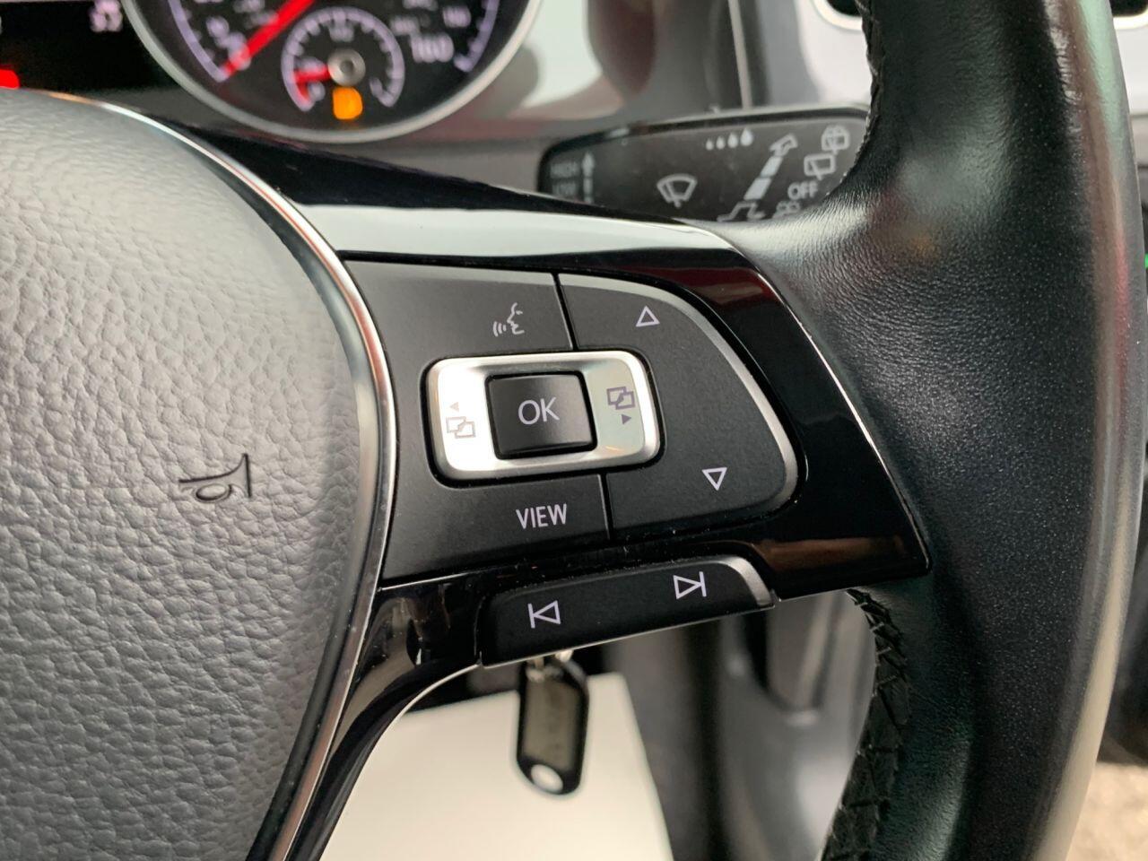 Volkswagen Golf - Image 19