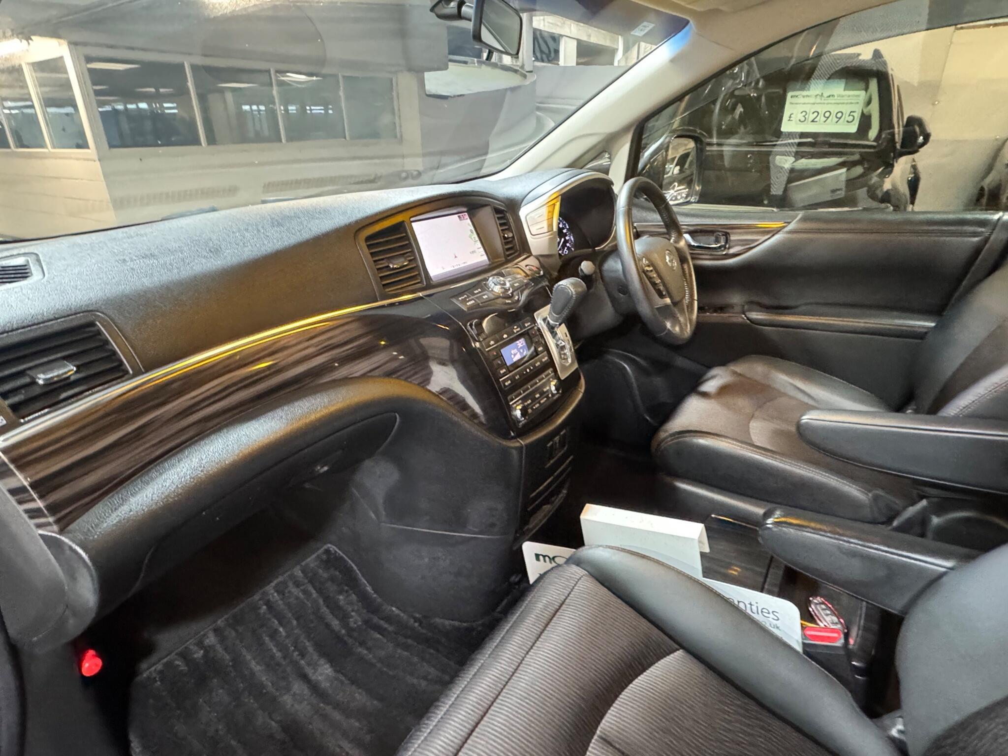 Nissan Elgrand - Image 10