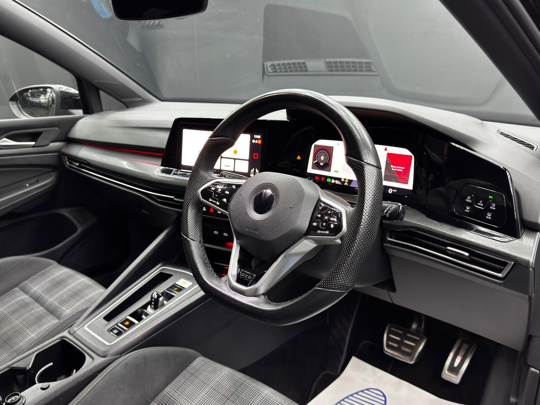 Volkswagen Golf - Image 9