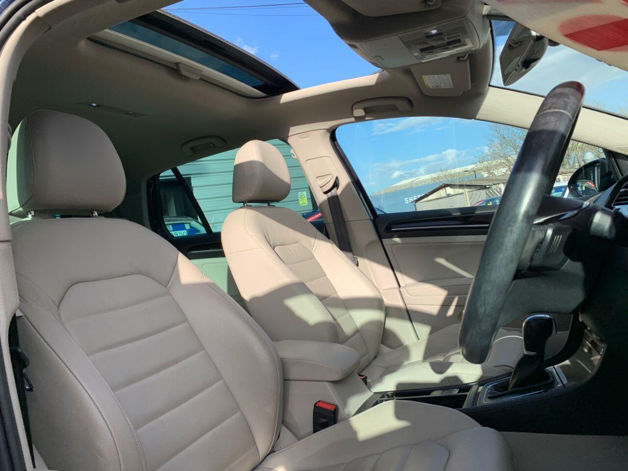 Volkswagen Golf - Image 20