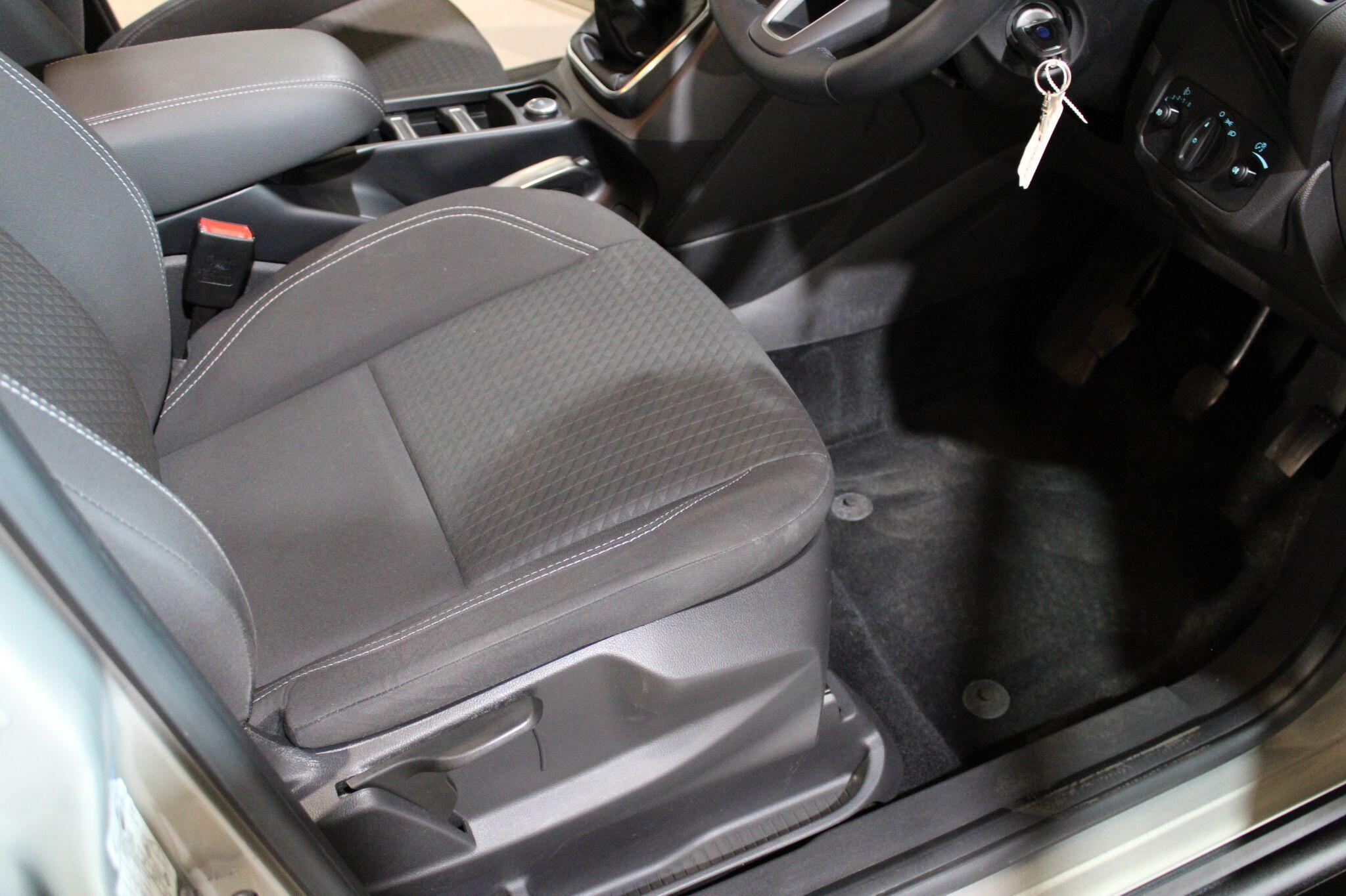 Ford C-MAX - Image 19