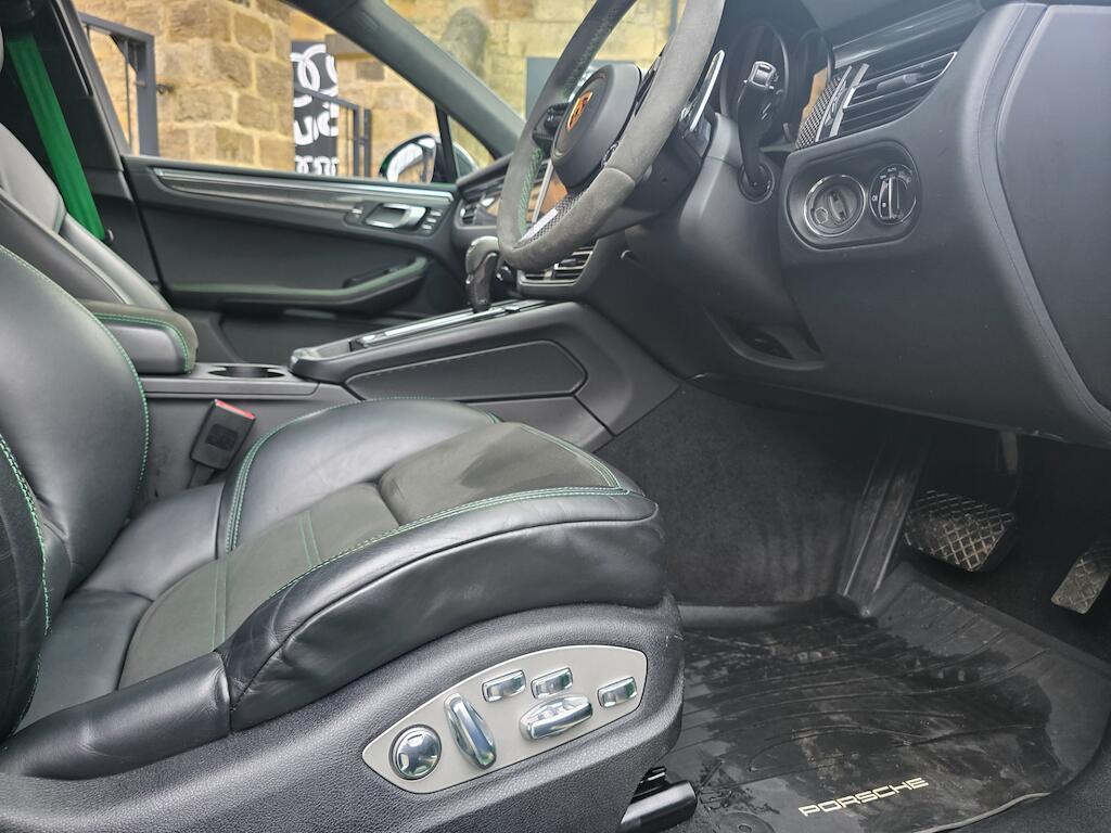 Porsche Macan - Image 36