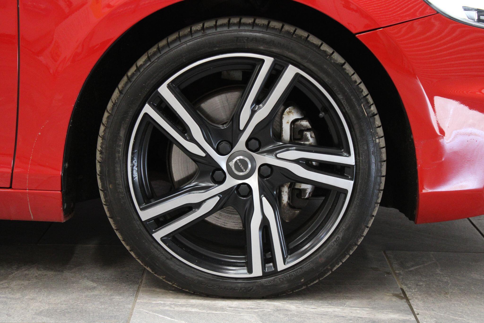 Volvo V40 - Image 9