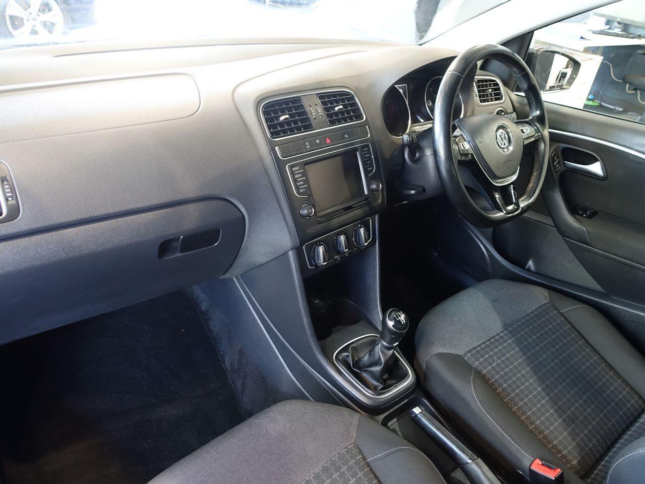 Volkswagen Polo - Image 11