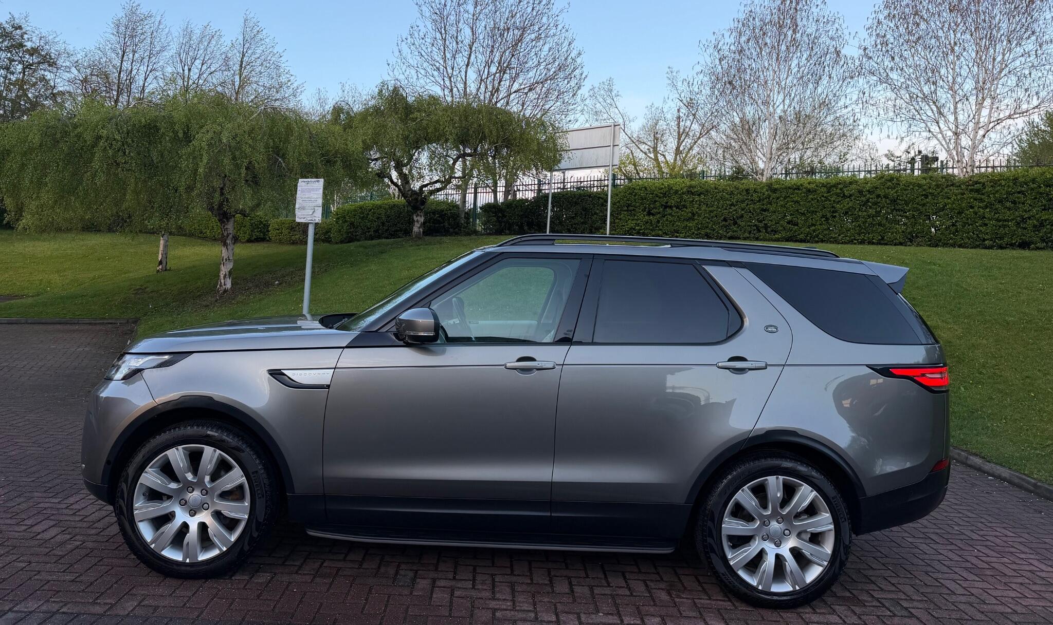 Land Rover Discovery - Image 8