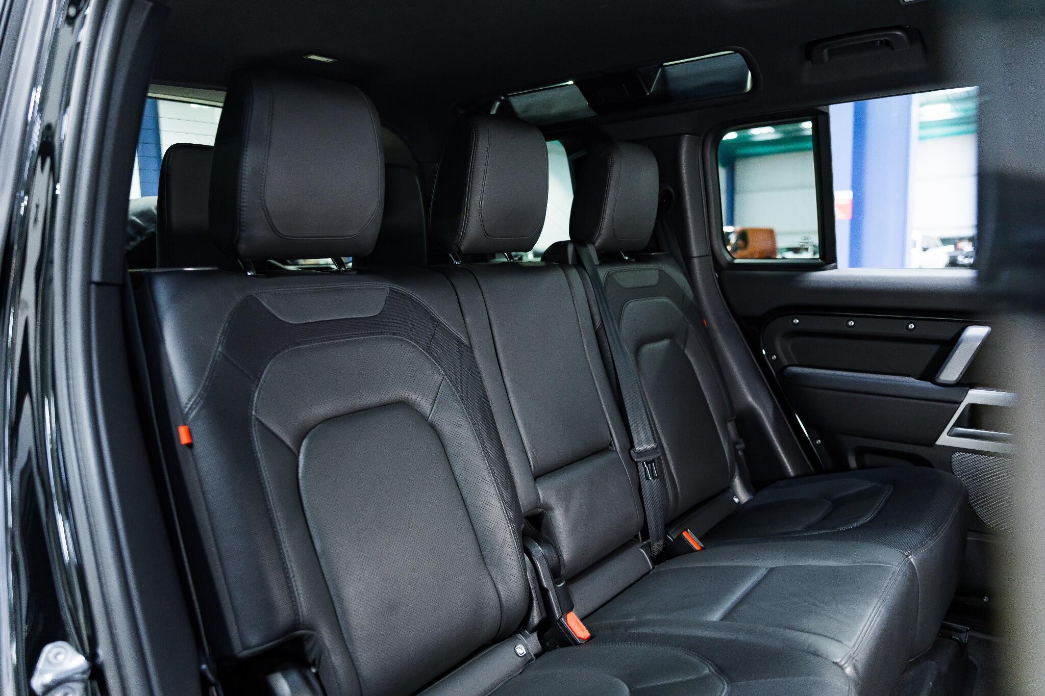 Land Rover Defender 110 - Image 46