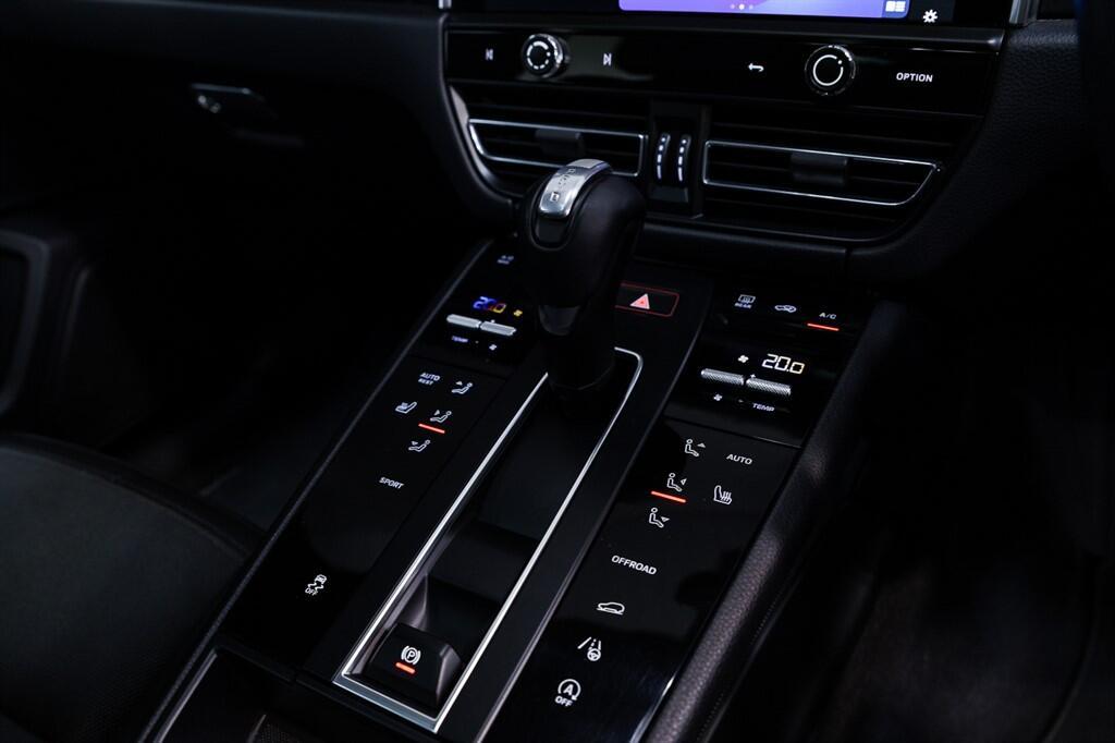 Porsche Macan - Image 17
