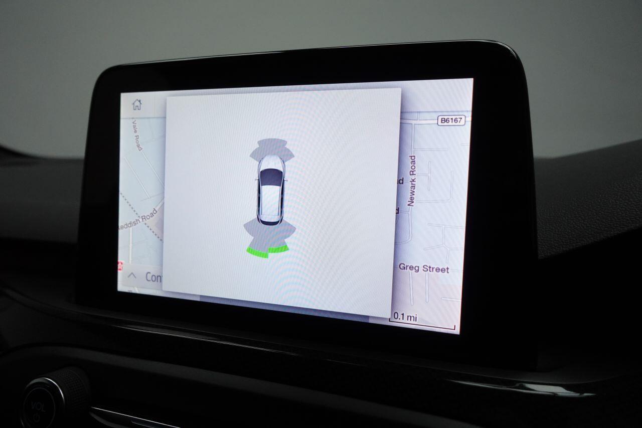 Ford Focus - Image 24