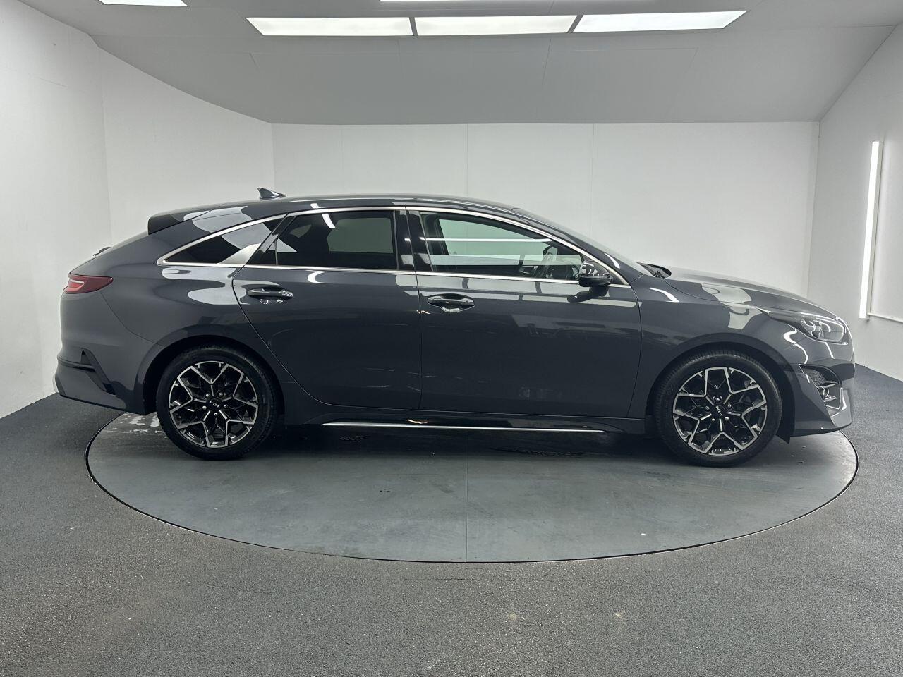Kia ProCeed - Image 11
