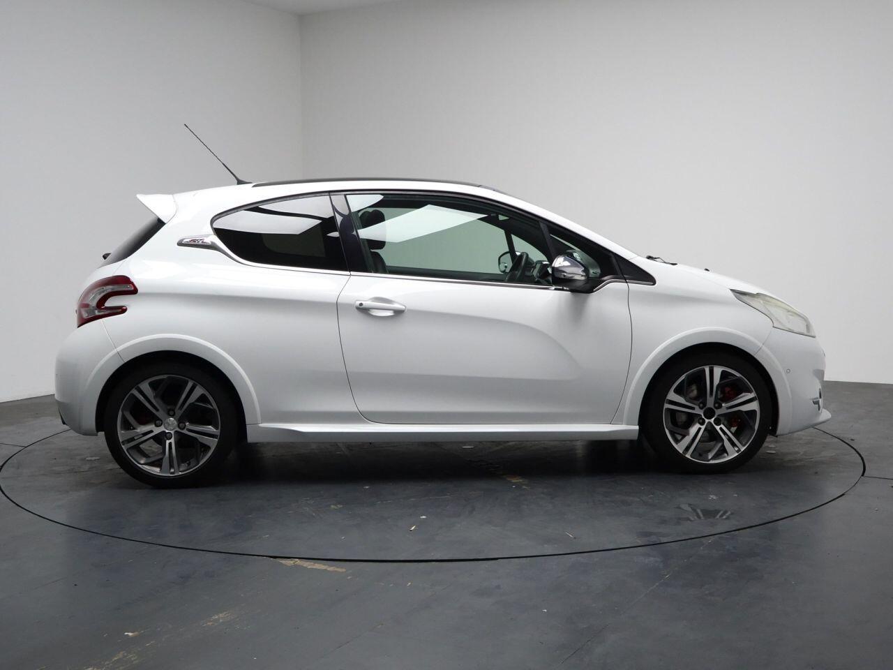 Peugeot 208 - Image 21