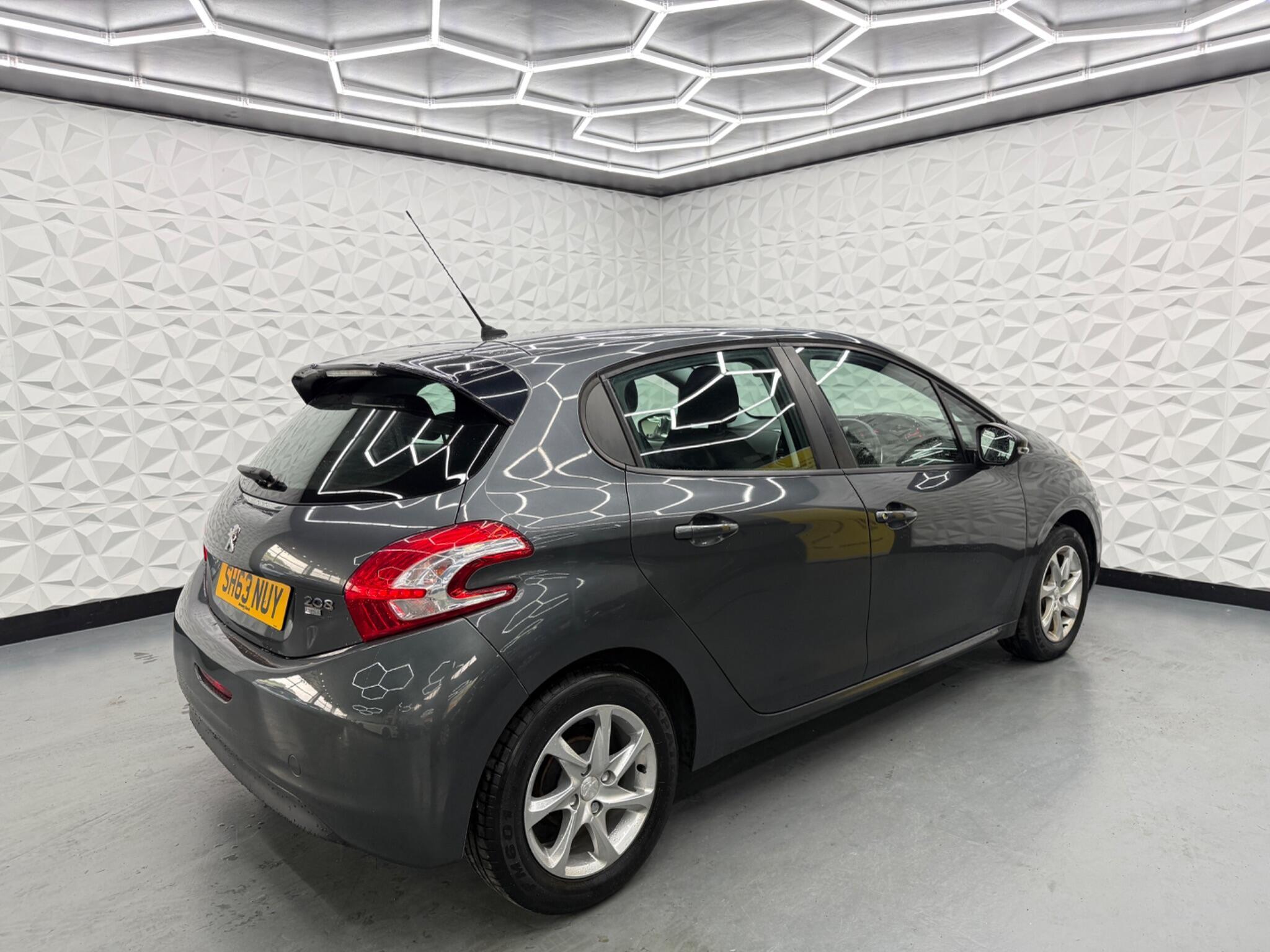 Peugeot 208 - Image 10