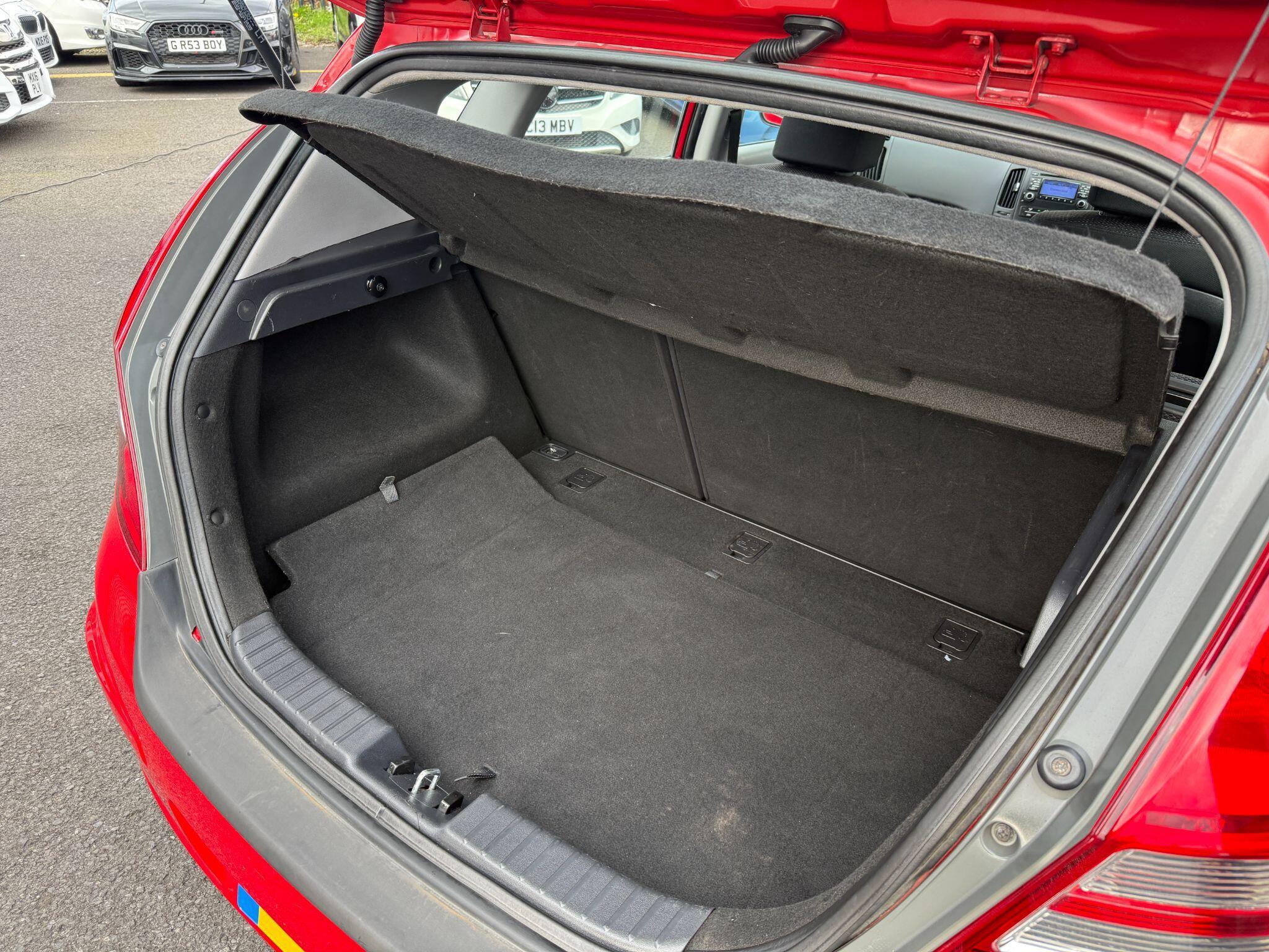 Hyundai i30 - Image 56