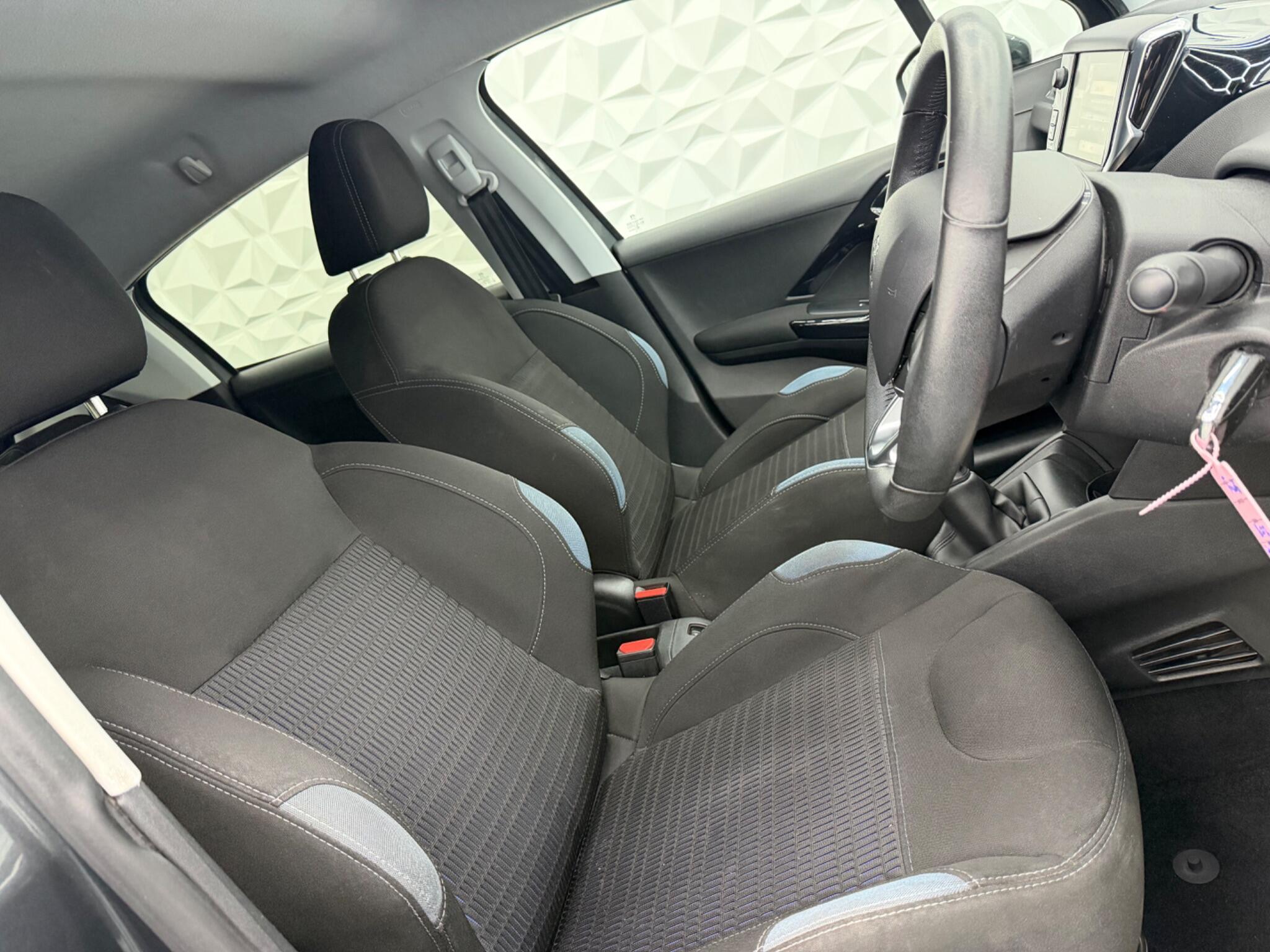 Peugeot 208 - Image 17