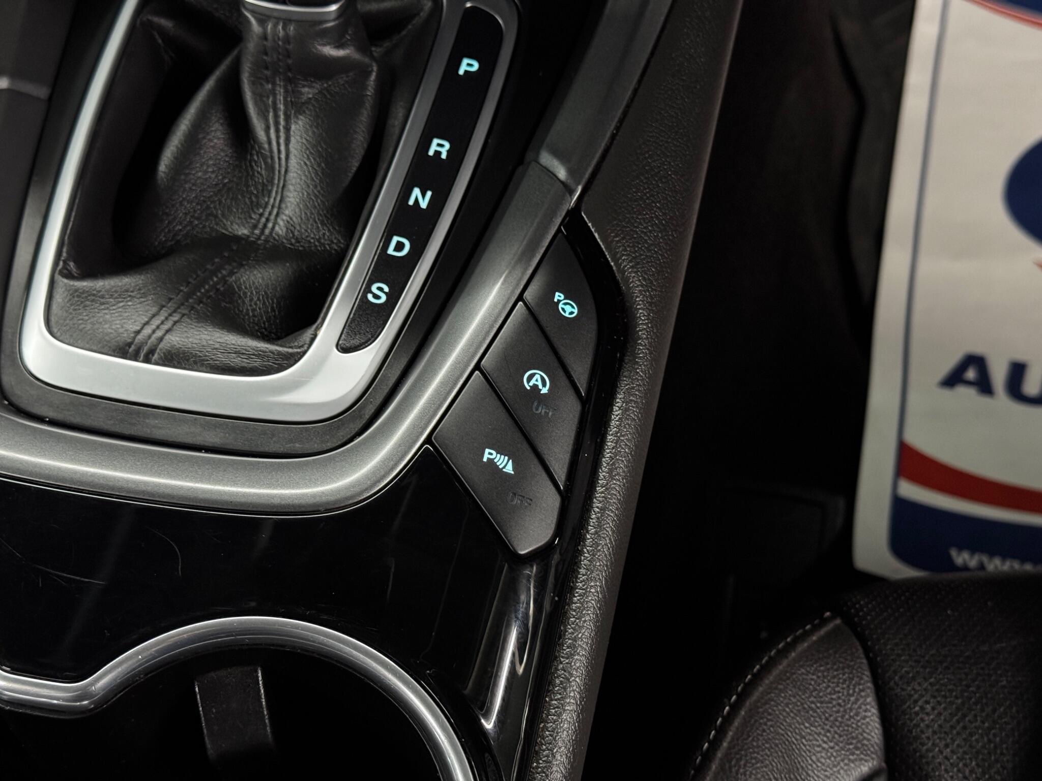 Ford Mondeo - Image 26