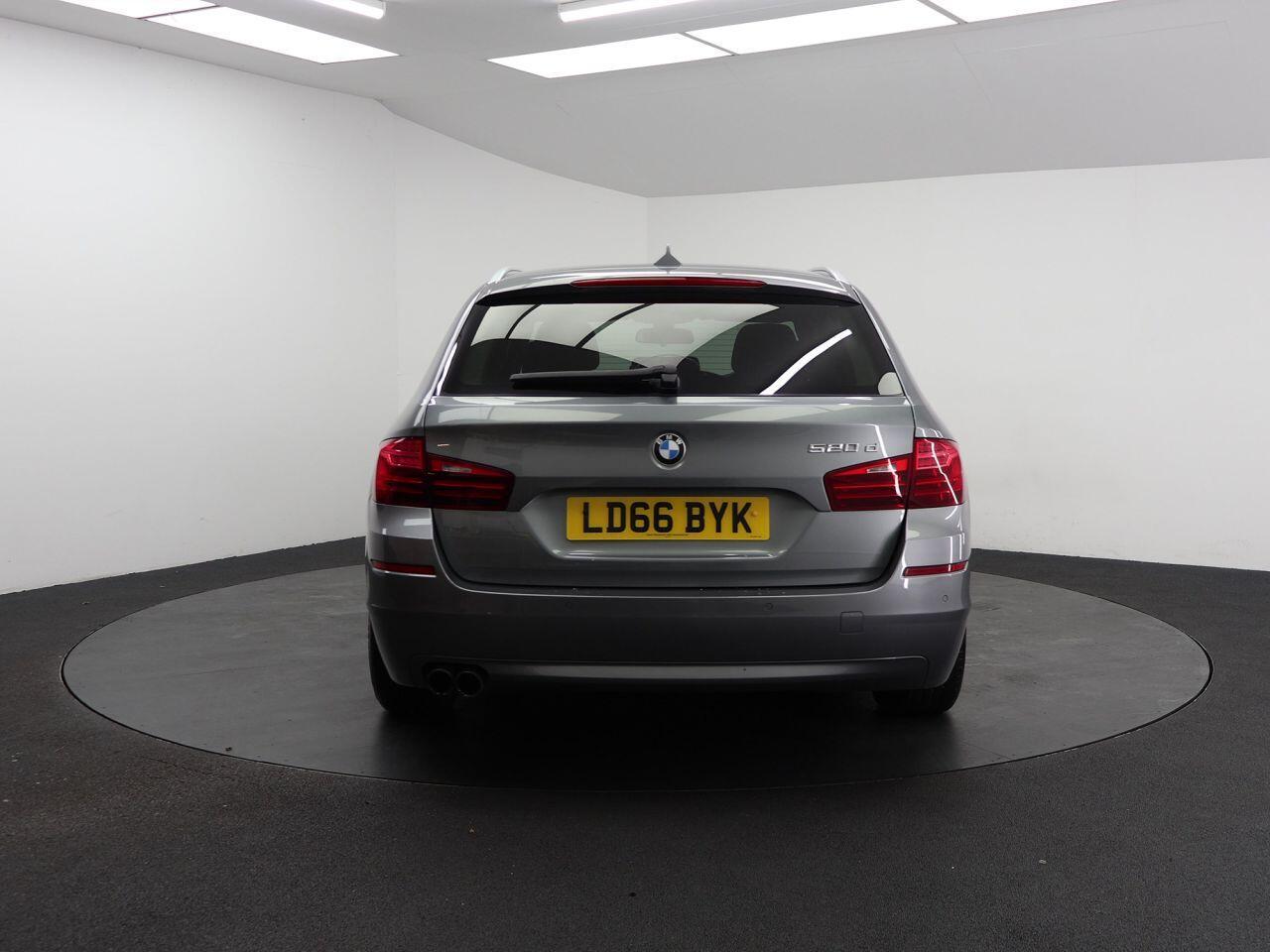 BMW 5 Series - Image 11