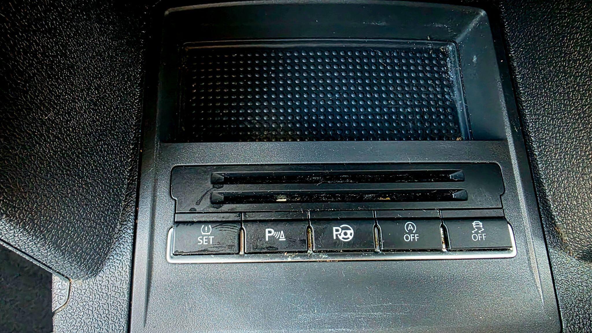 Volkswagen Touran - Image 26