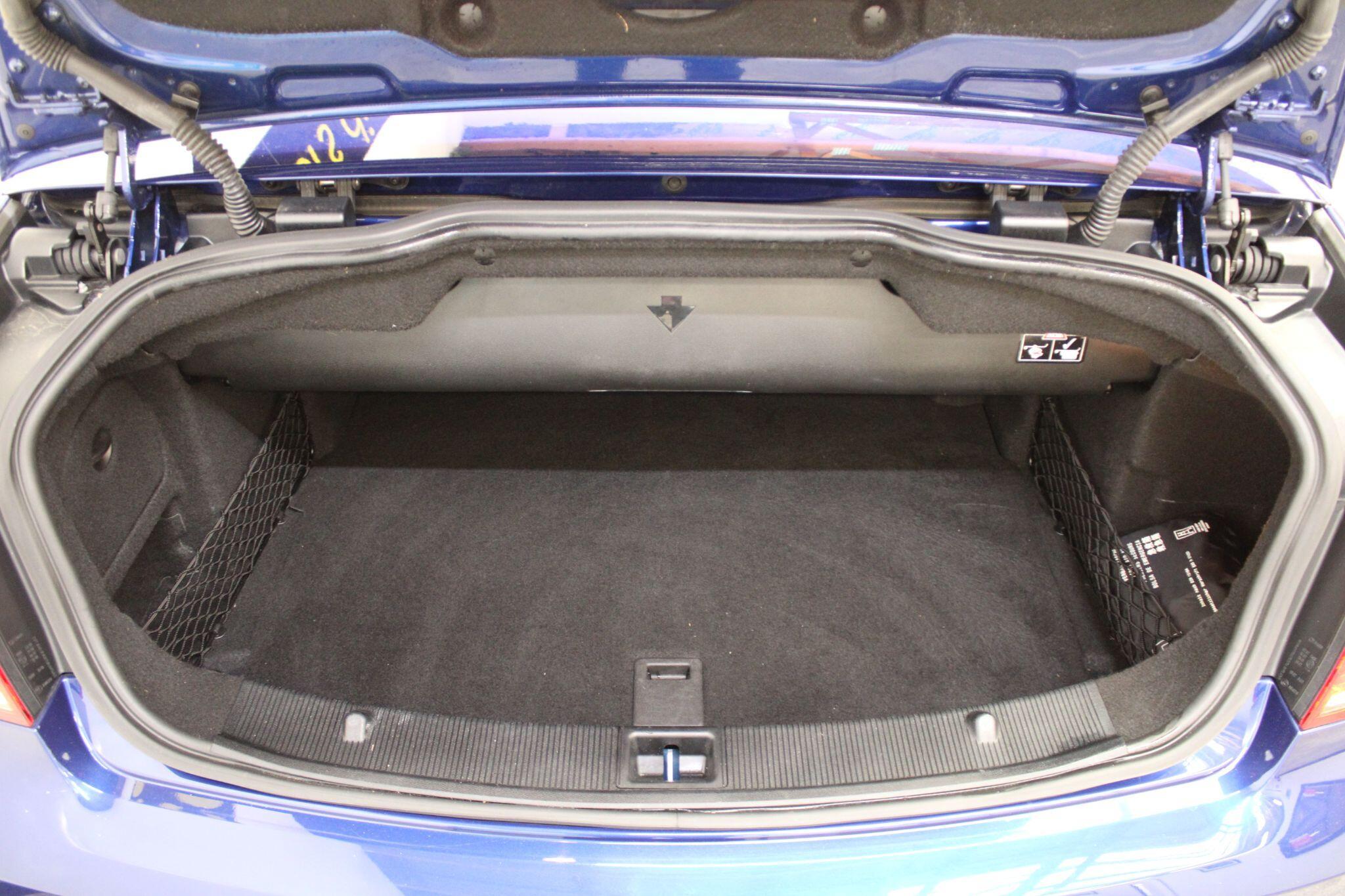Mercedes E Class - Image 17