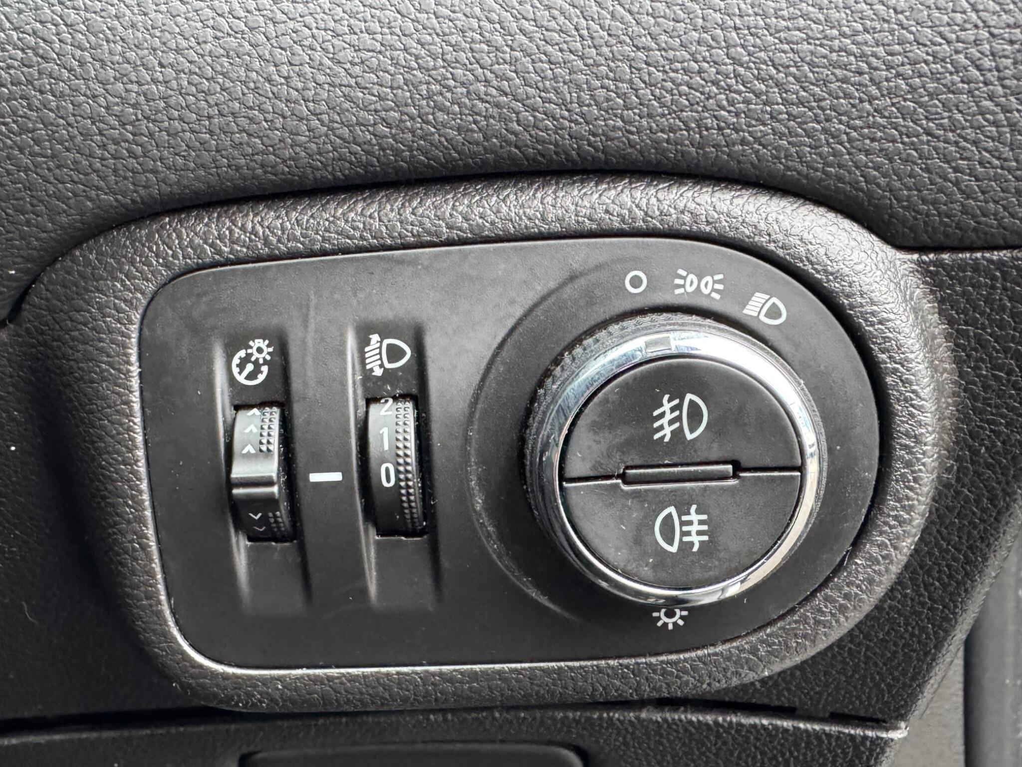 Vauxhall Zafira Tourer - Image 33