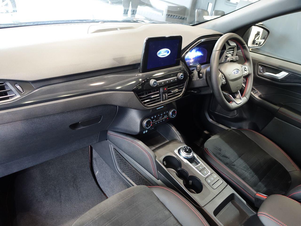 Ford Kuga - Image 13