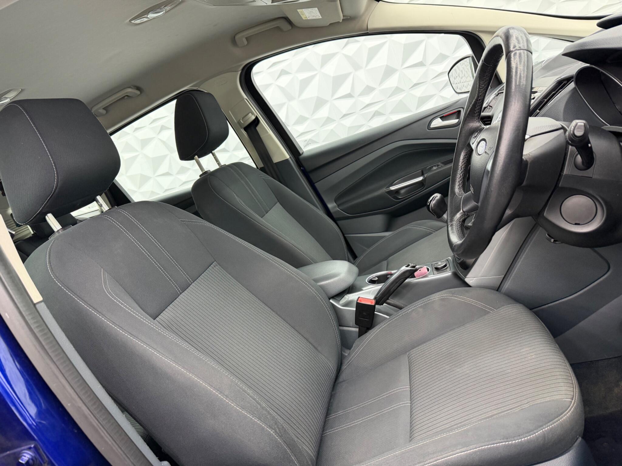 Ford C-MAX - Image 10