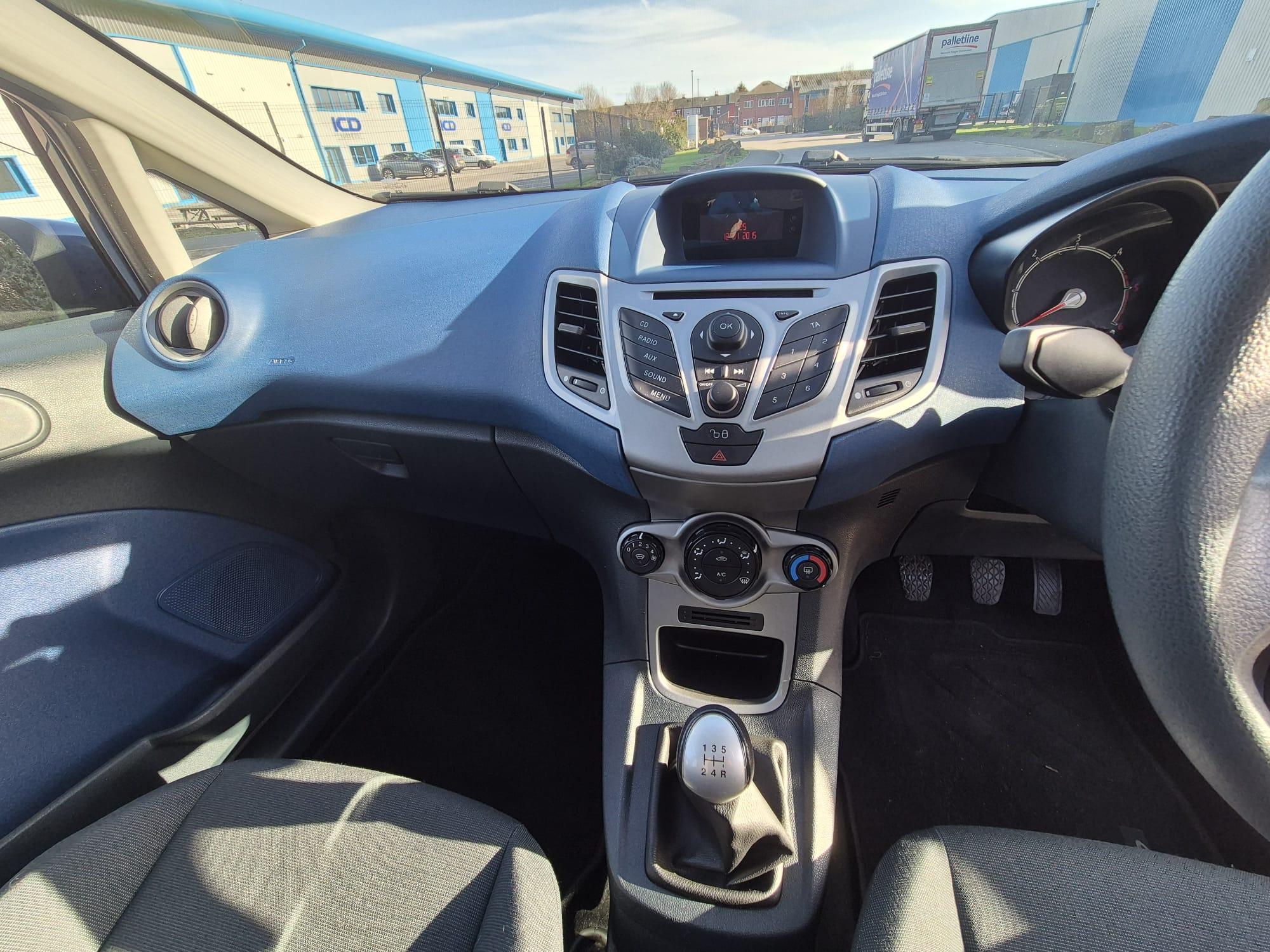 Ford Fiesta - Image 18