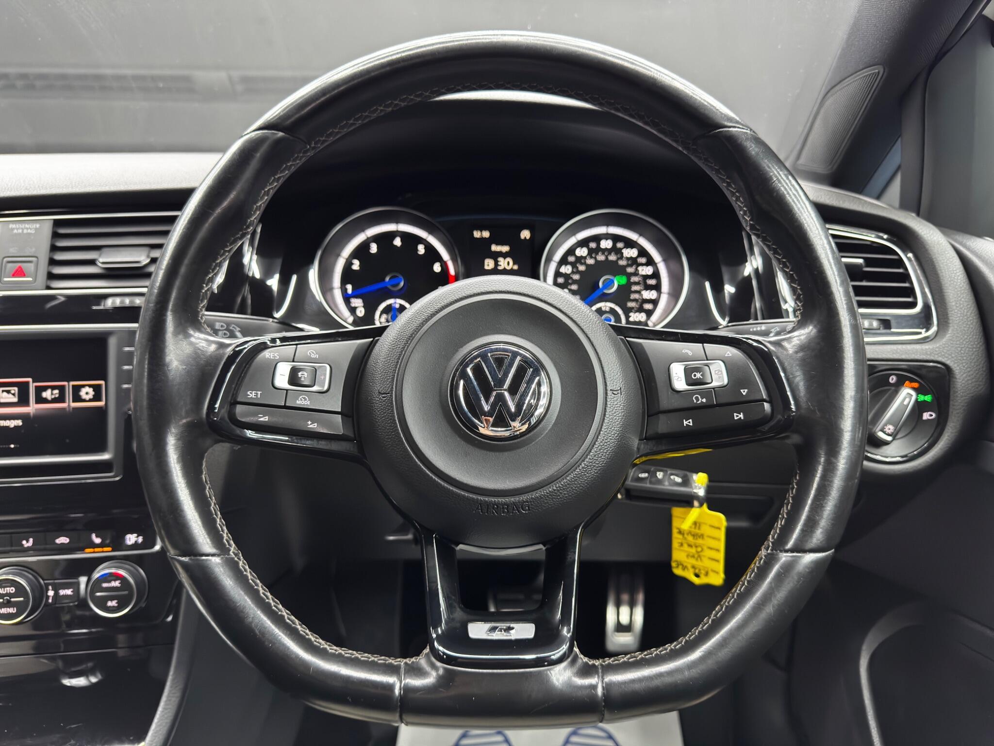 Volkswagen Golf - Image 18