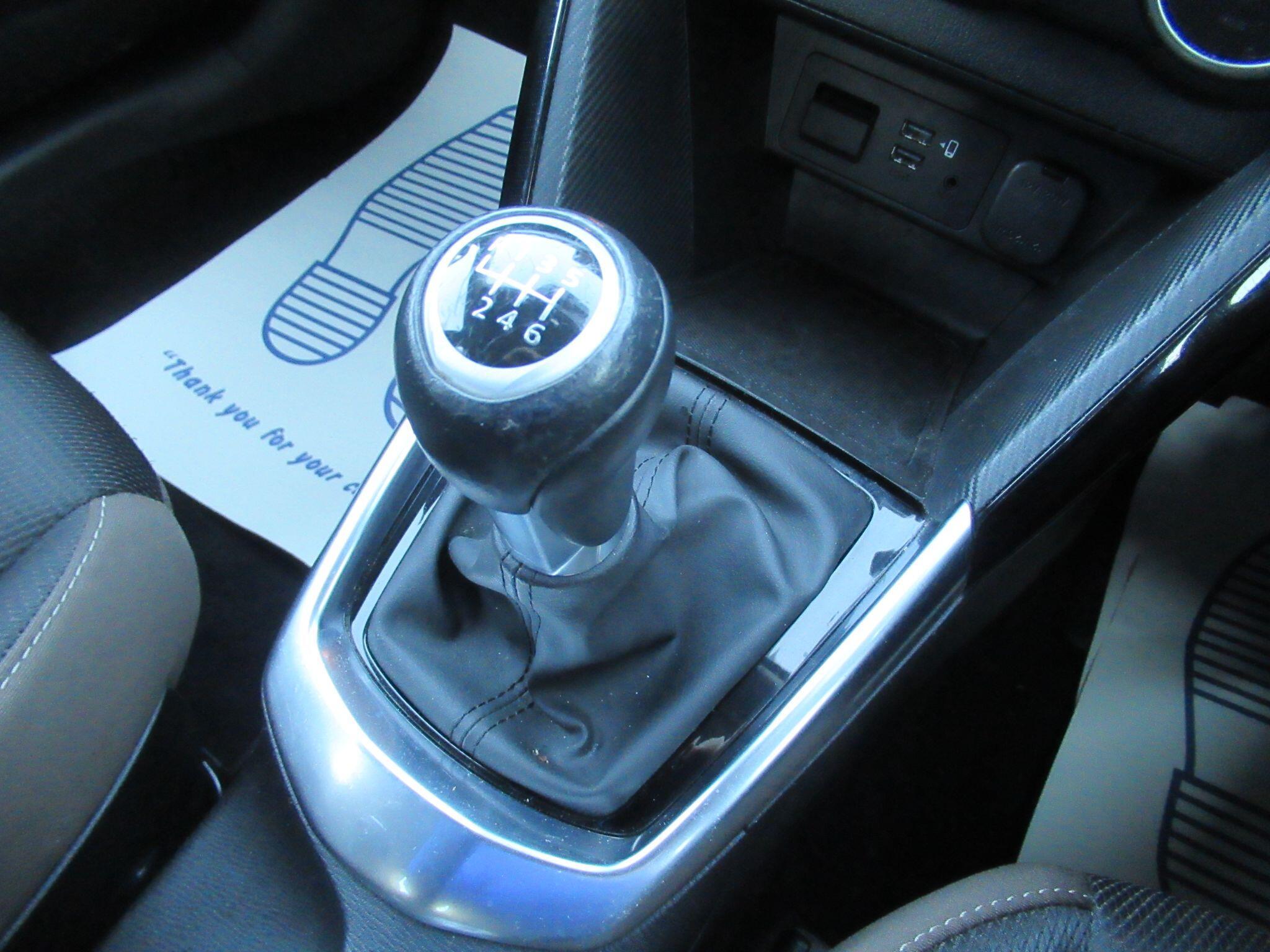 Mazda MAZDA2 - Image 35