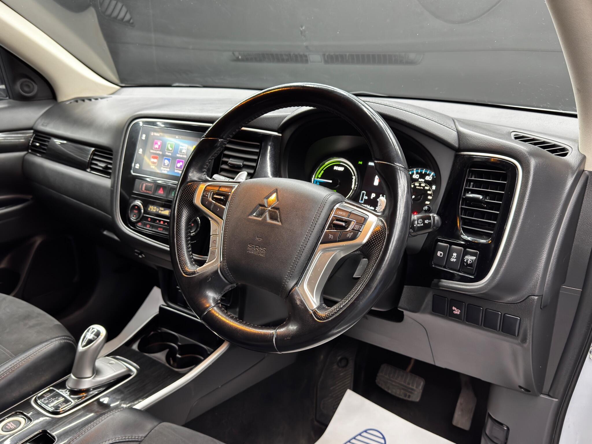 Mitsubishi Outlander - Image 9