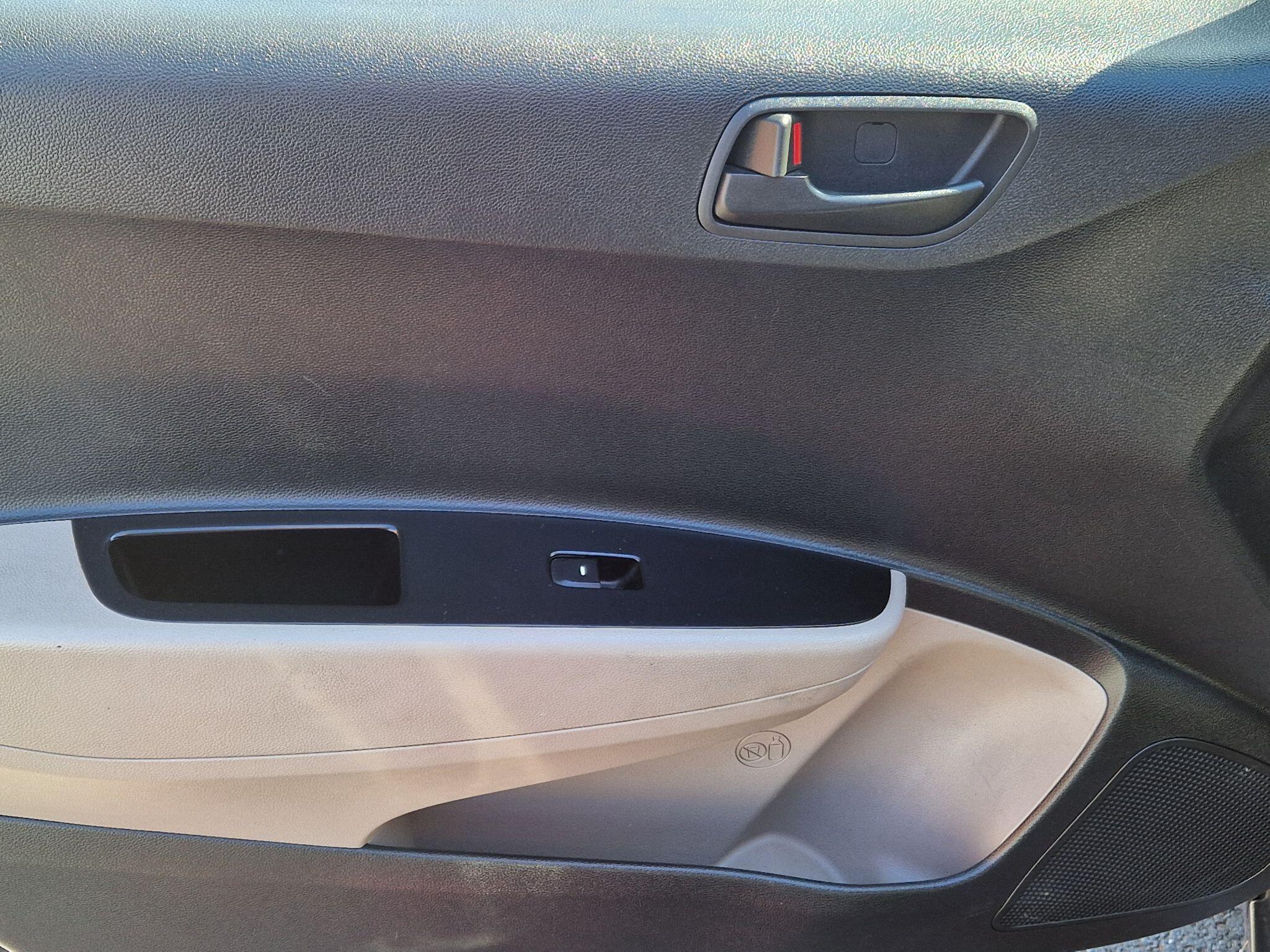 Hyundai i10 - Image 38