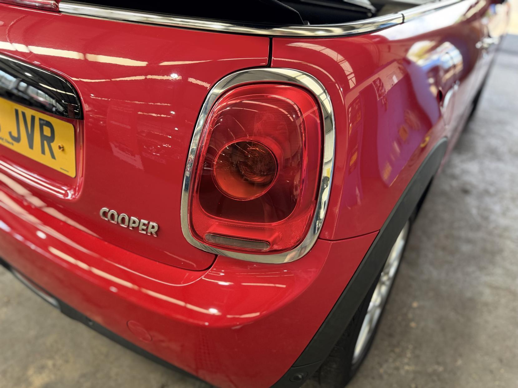 MINI Convertible - Image 13