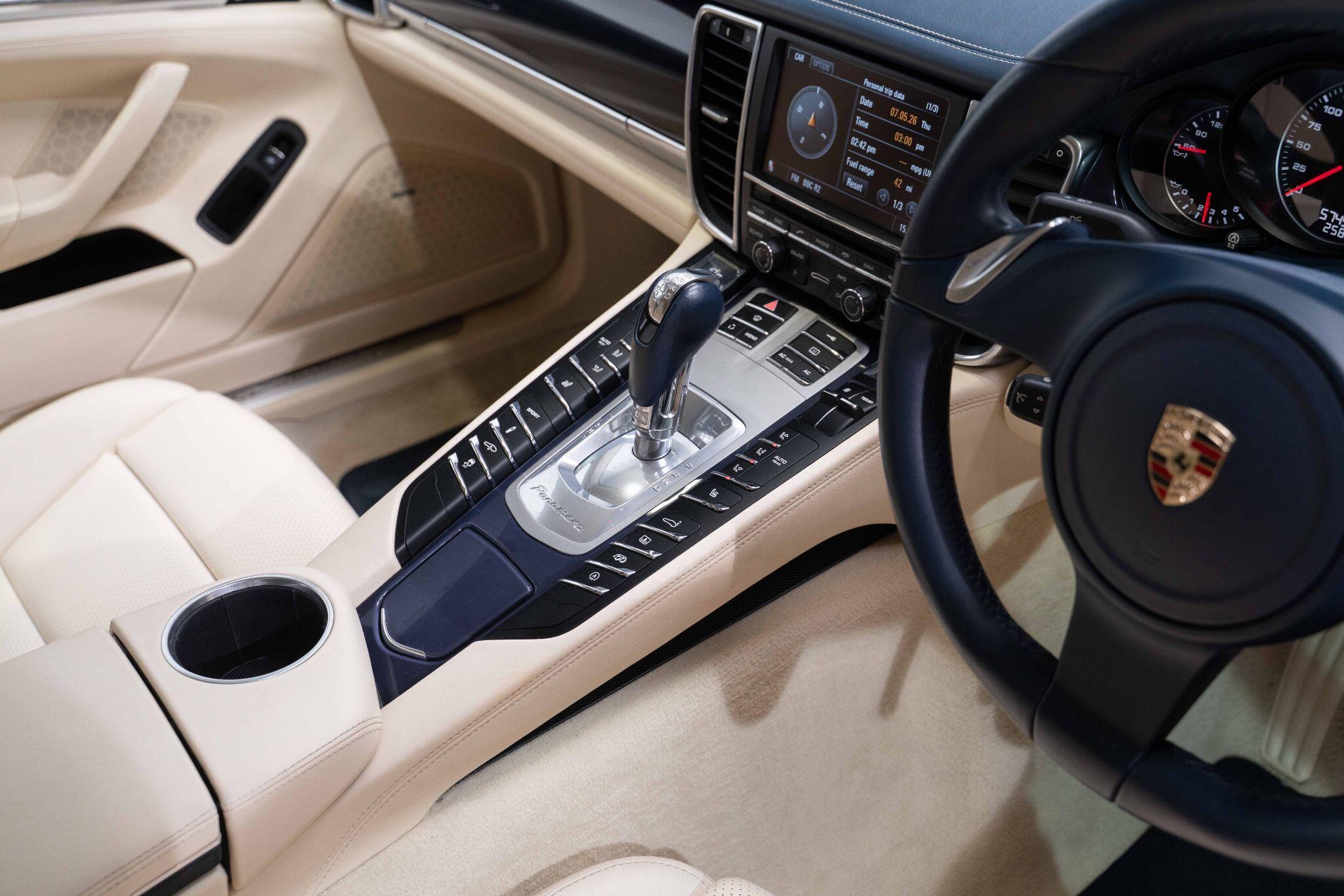 Porsche Panamera - Image 10