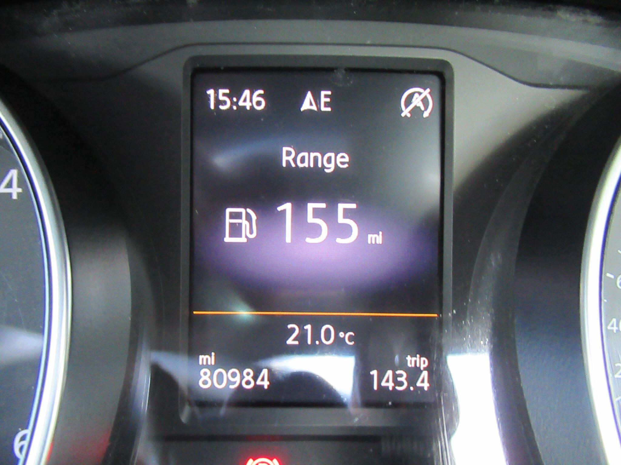 Volkswagen Passat - Image 18